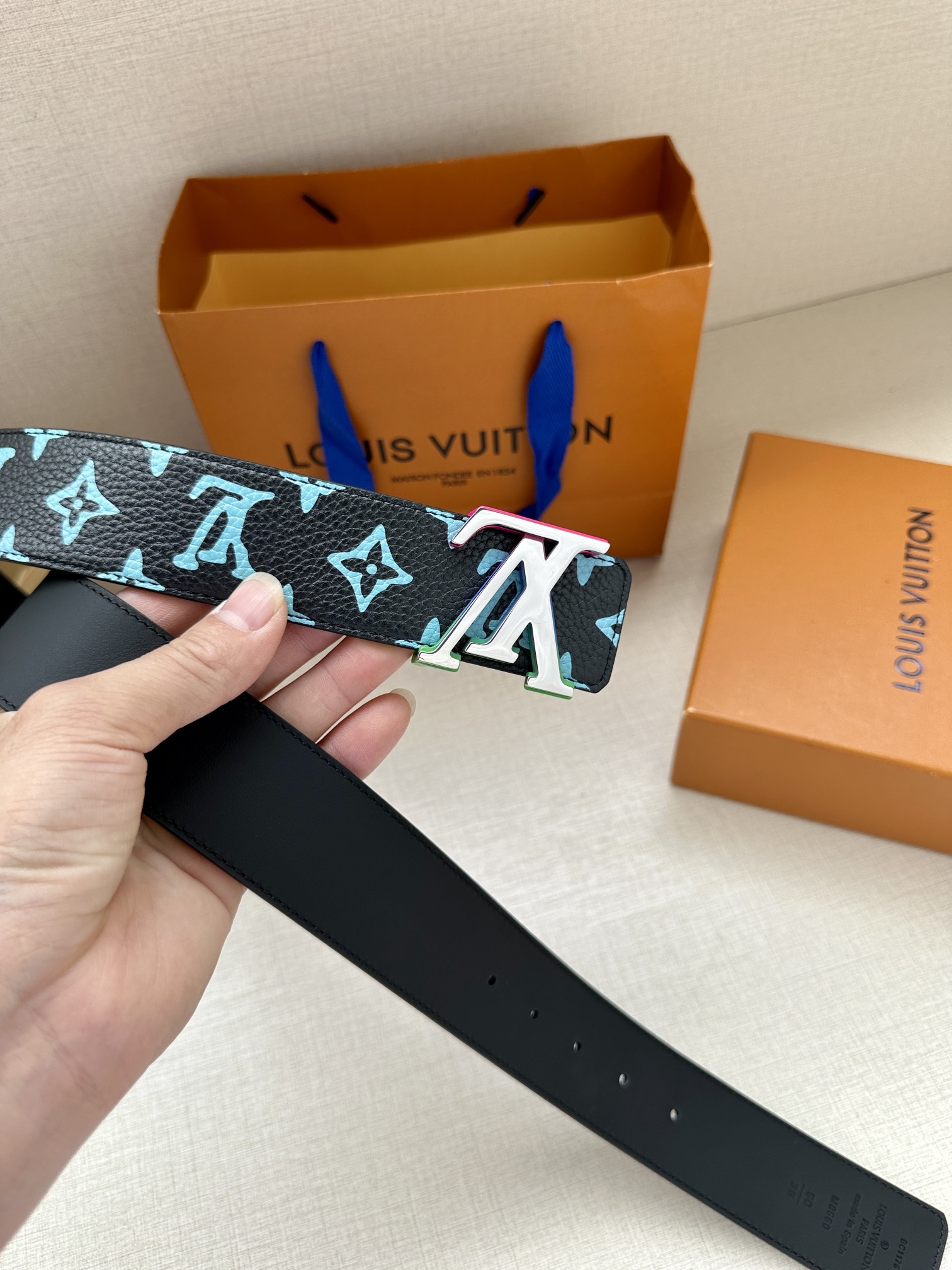 LVShape双面腰带以Monogr