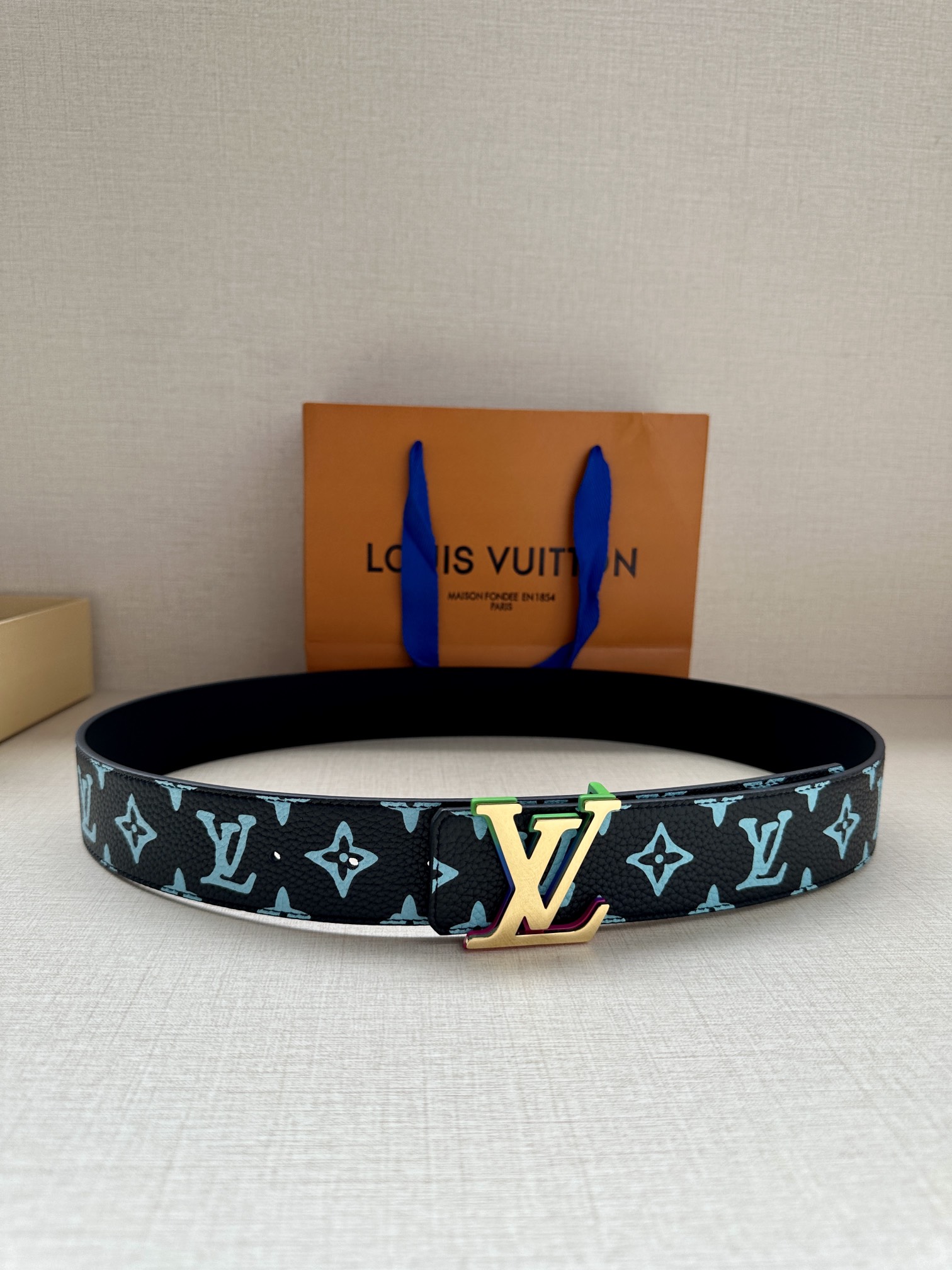 LVShape双面腰带以Monogr