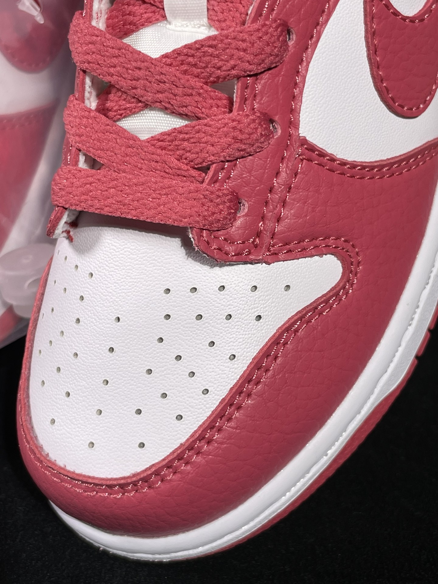 特价清货 福利特价‼️ 核心价格表私 
童鞋dunk 荔枝红
C版大厂出品，比市面小厂童鞋品质好太多了！