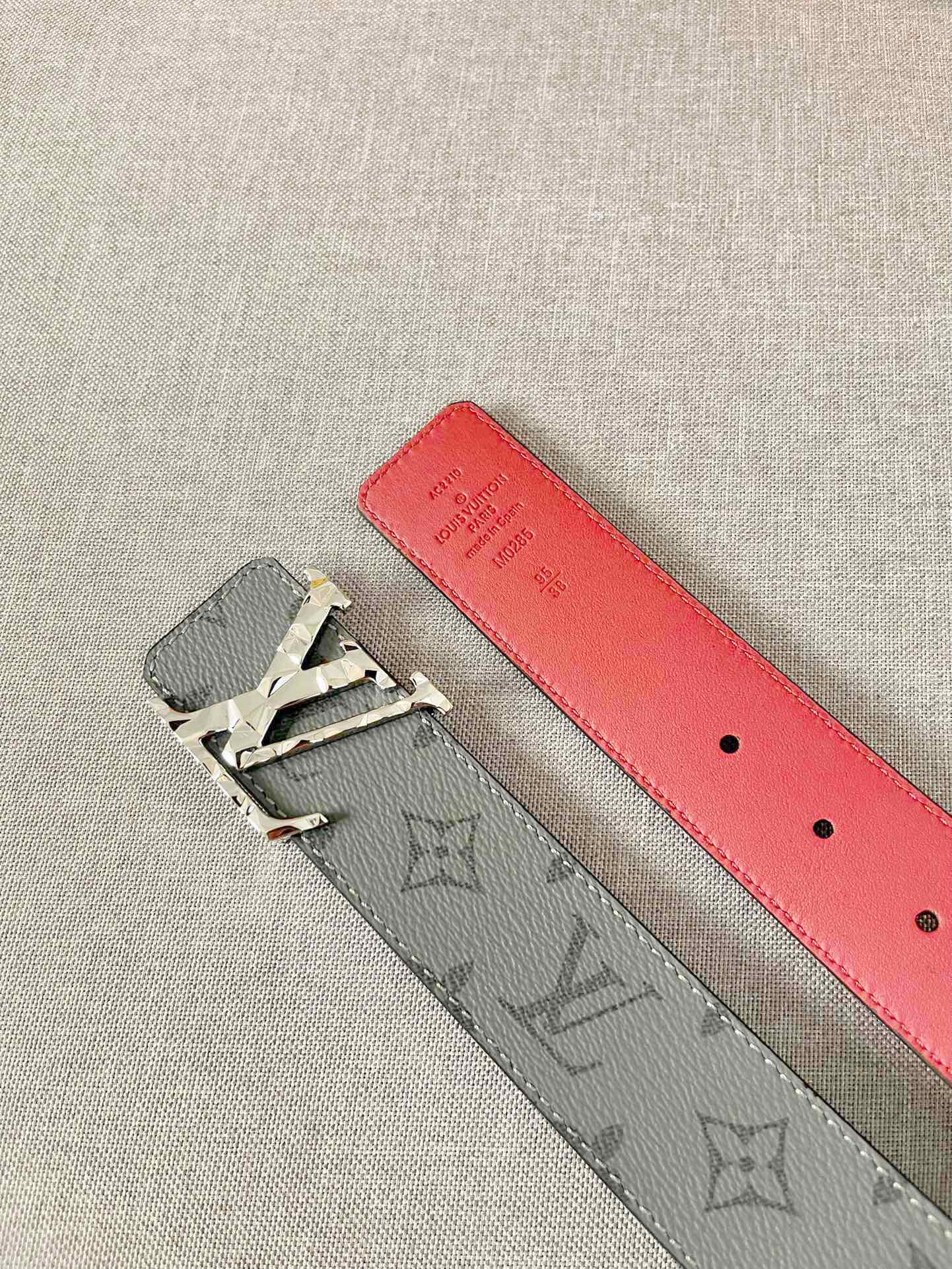 LVLVInitiales男士双面腰