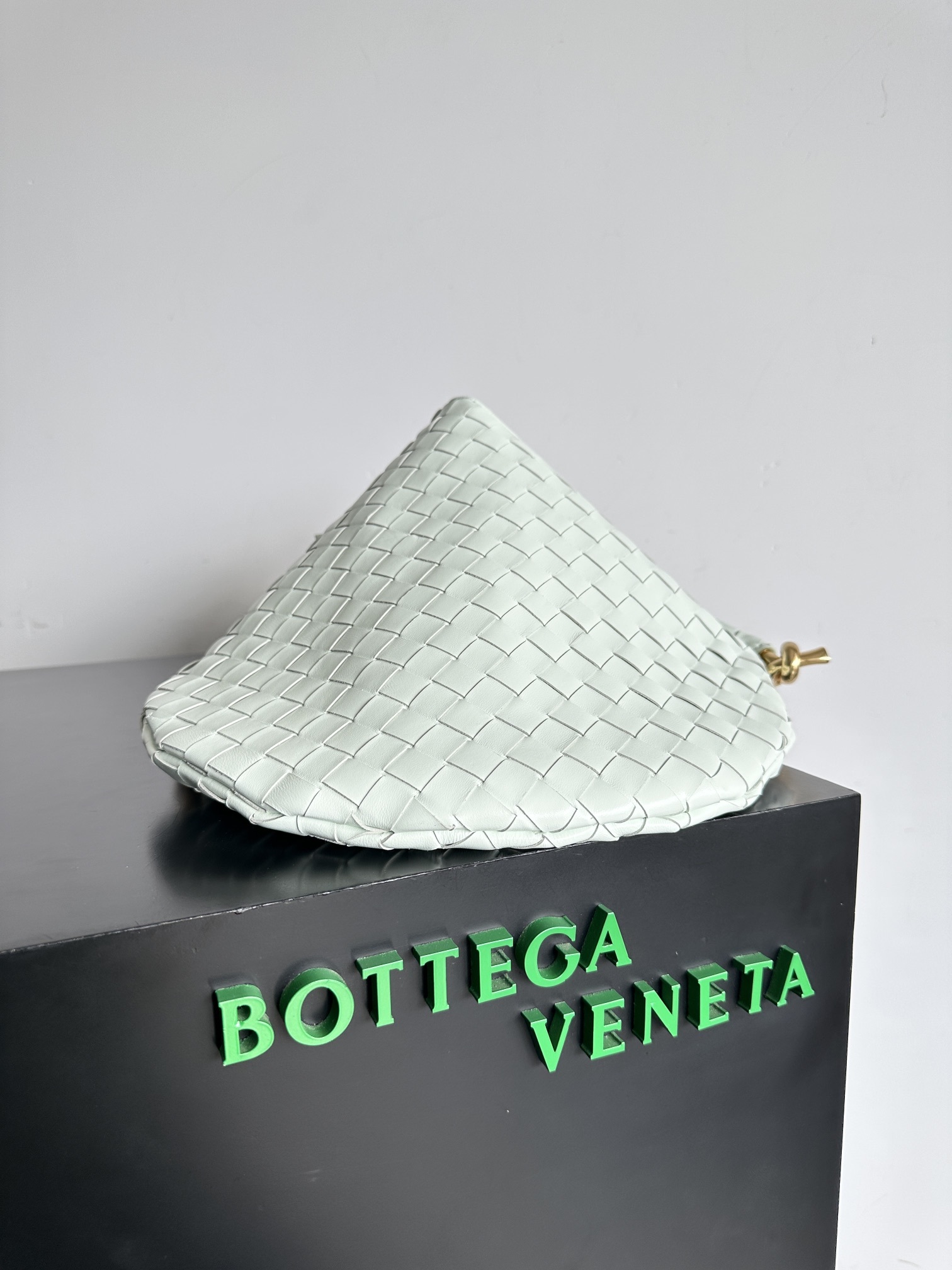 #BottegaVeneta葆蝶家杨幂同款SolsticeShoulderBa最新的一款包型內里还配一个