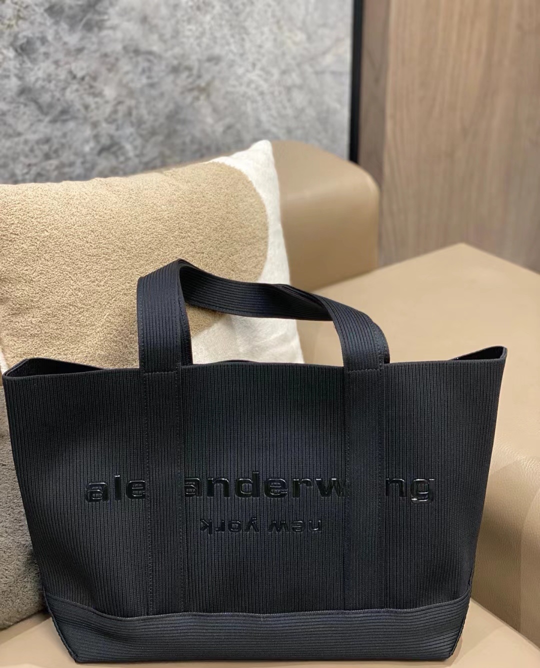 “Alexanderwang Super-Capacity Travel Bag Review: Totto Blanche 1352” - 图片 7