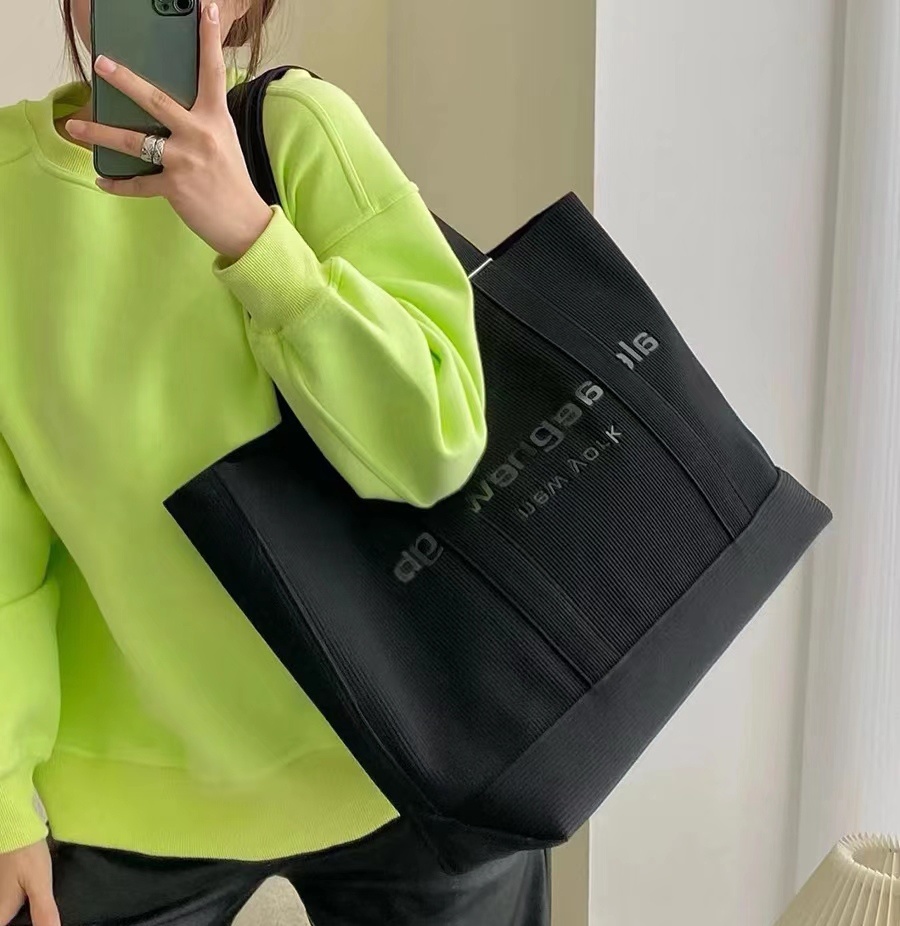 “Alexanderwang Super-Capacity Travel Bag Review: Totto Blanche 1352” - 图片 9