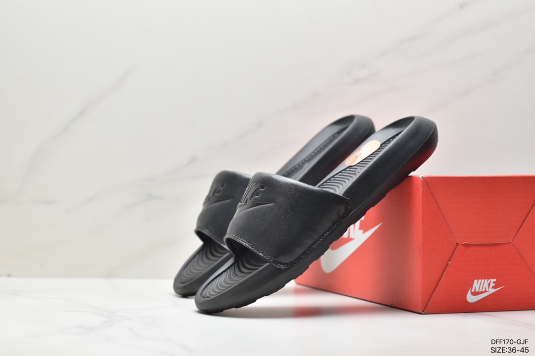 75 NIKE VICTORI ONE SLIDE 耐克拖鞋 夏季潮款沙滩拖 CN9675-614