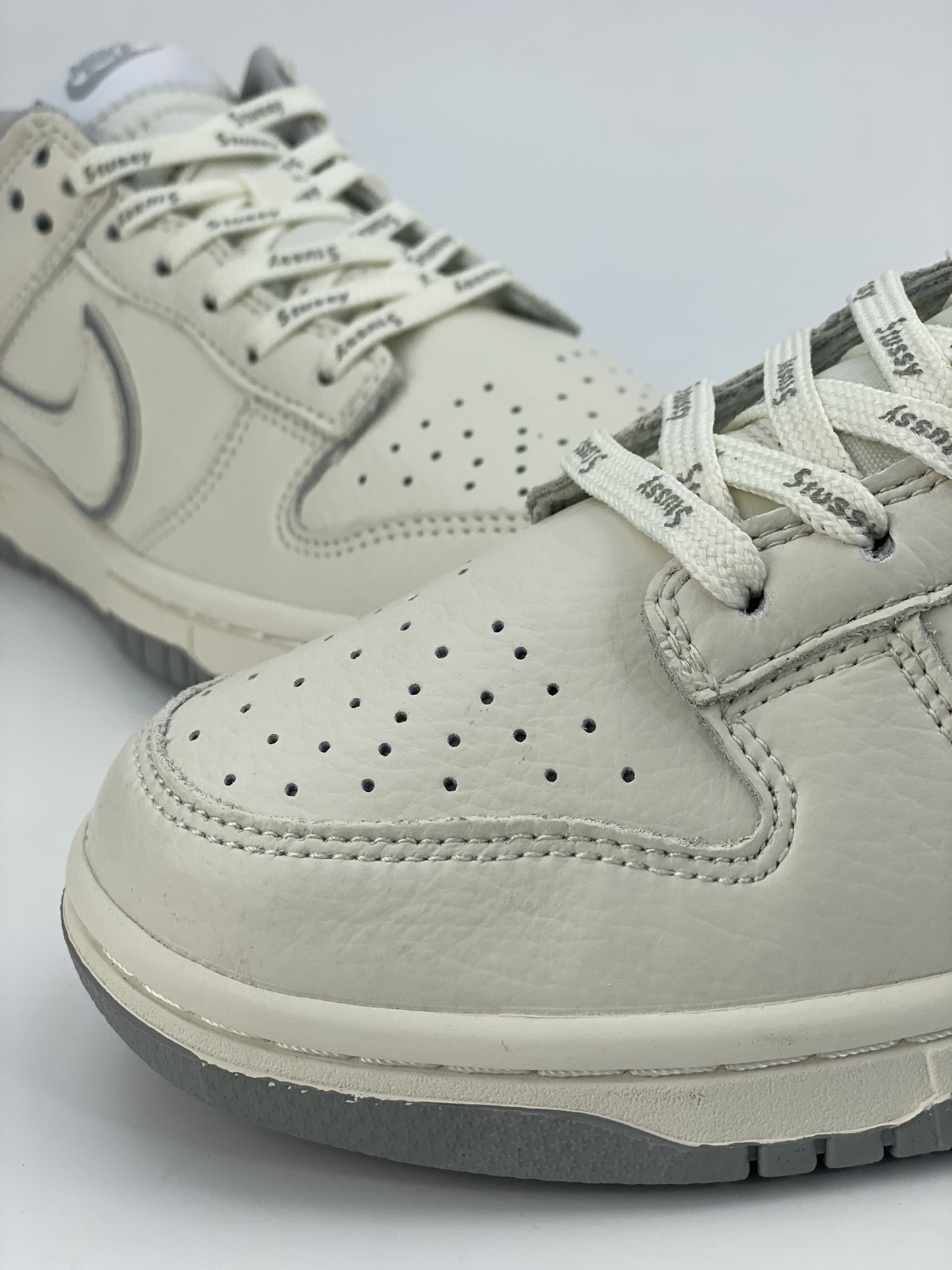 260 Nike SB Dunk Low 斯图西 米白灰 DD1391-103