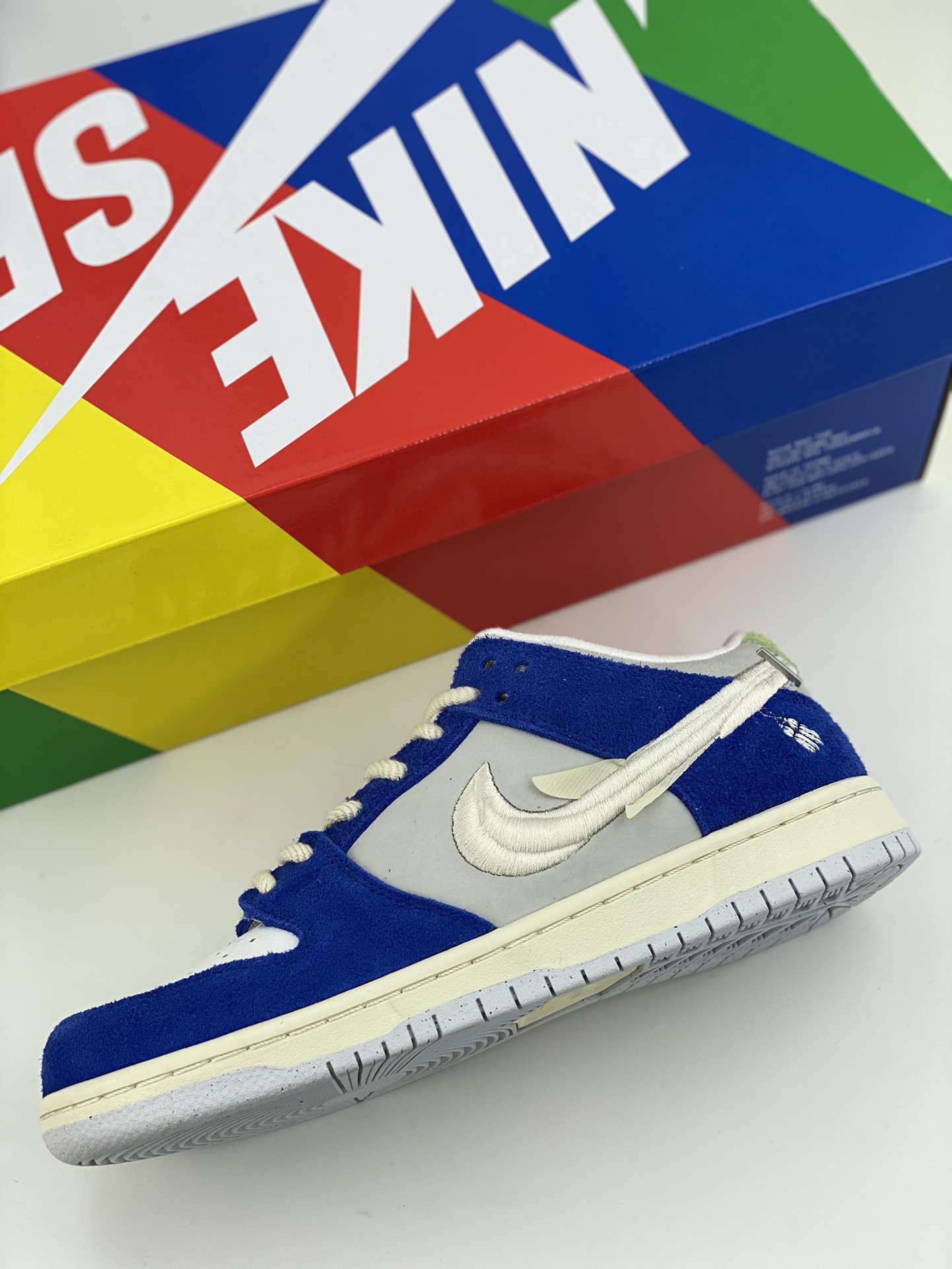 280 Fly Streetwear x Nike SB Dunk Low 上海限定 DQ5130-400