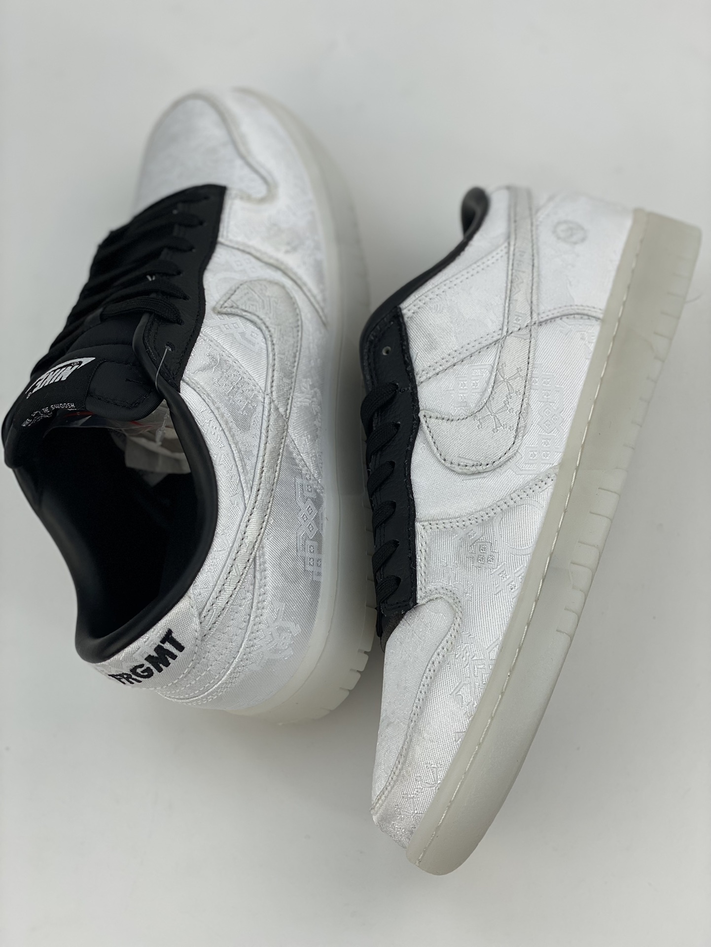 220 Nike SB Dunk Low CLOT 丝绸 FN0315-110
