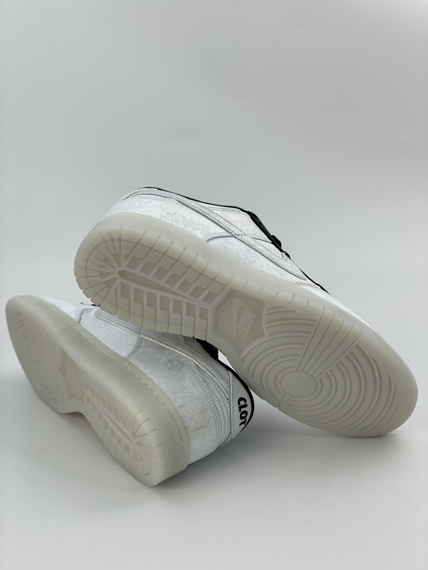220 Nike SB Dunk Low CLOT 丝绸 FN0315-110