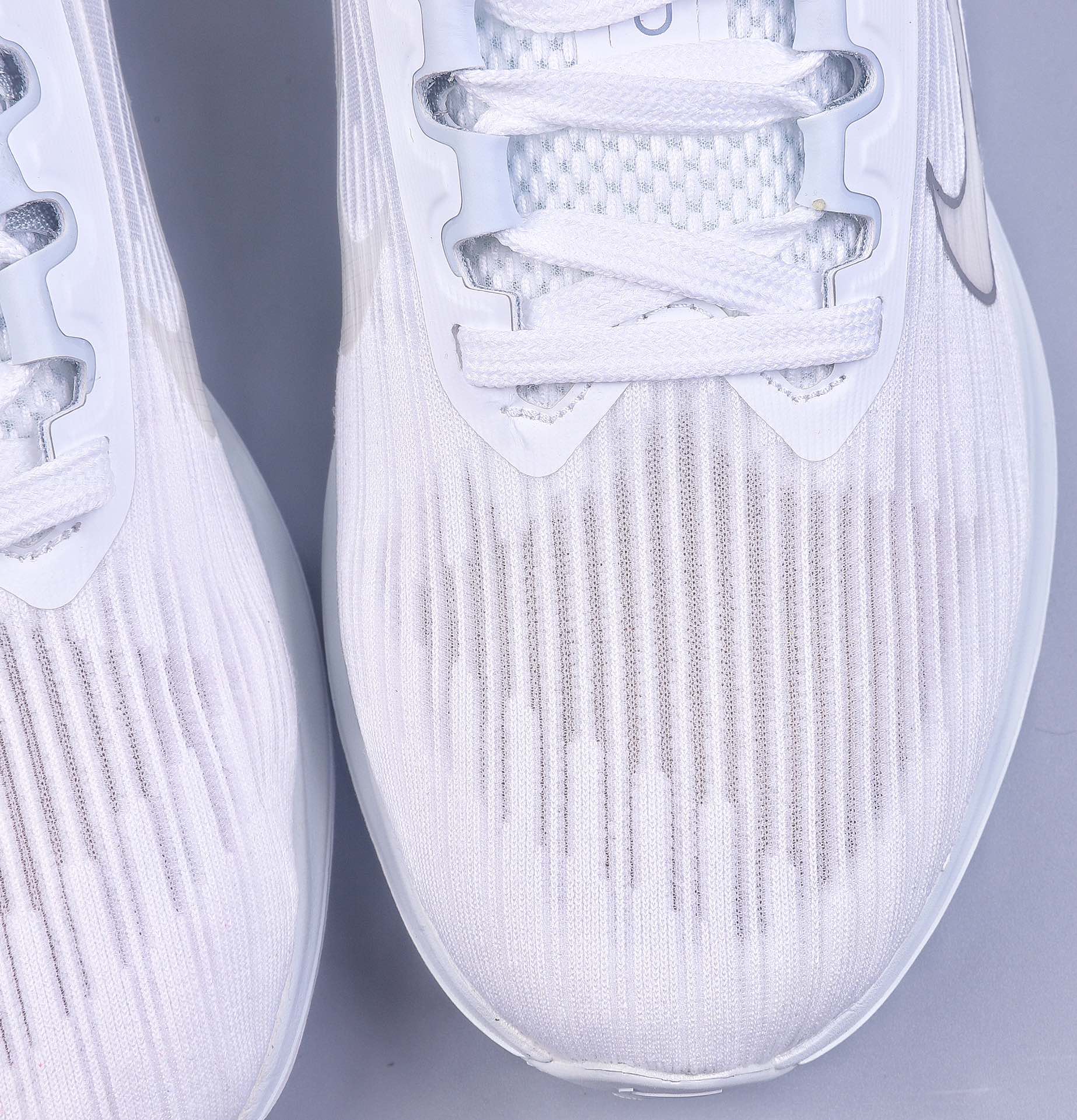140 Nike Zoom Winflo 9 V9登月网面透气跑步鞋 DD8686-100
