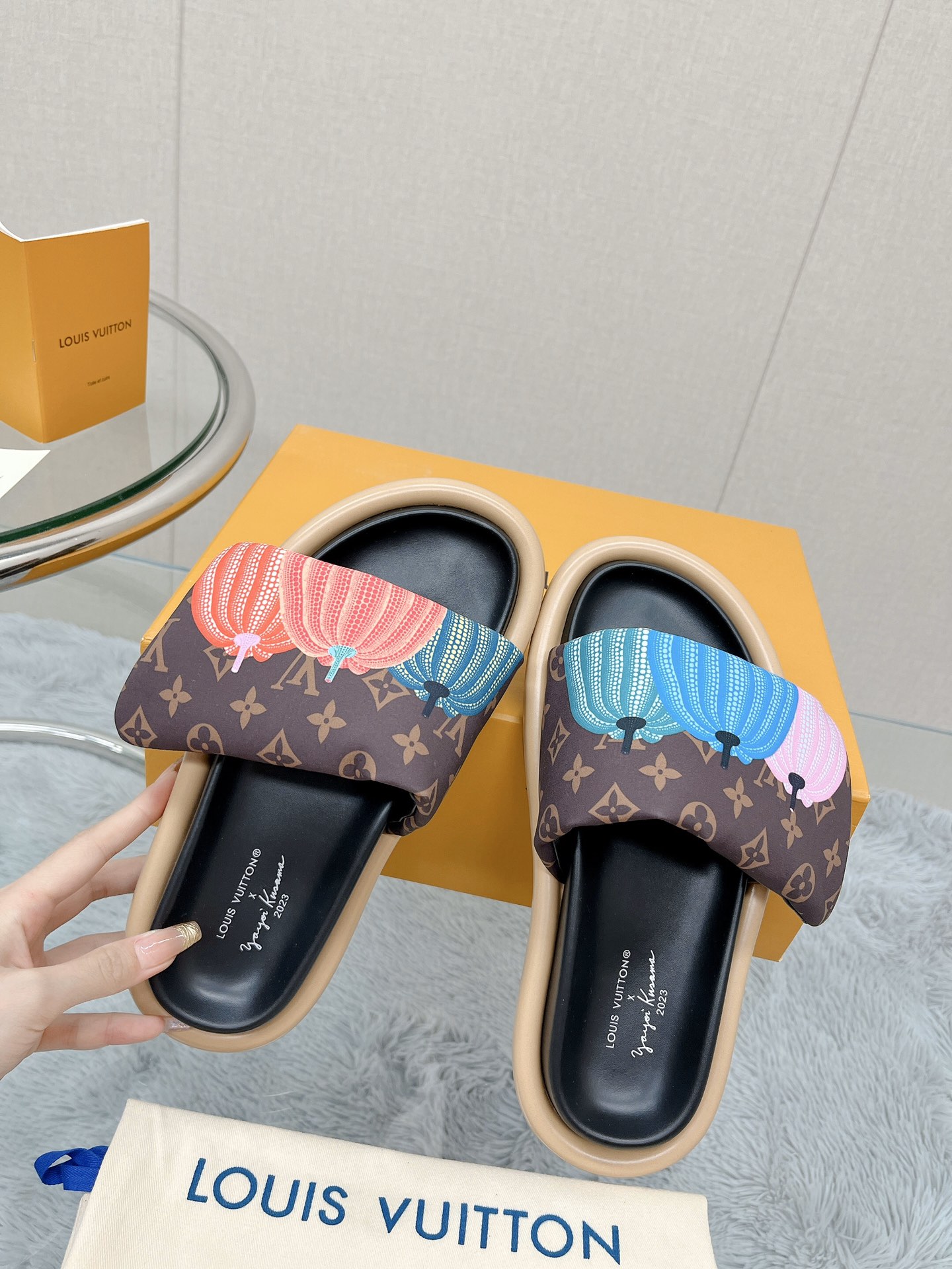 Louis Vuitton loui* vuitte** 23春夏新品魔术贴拖鞋