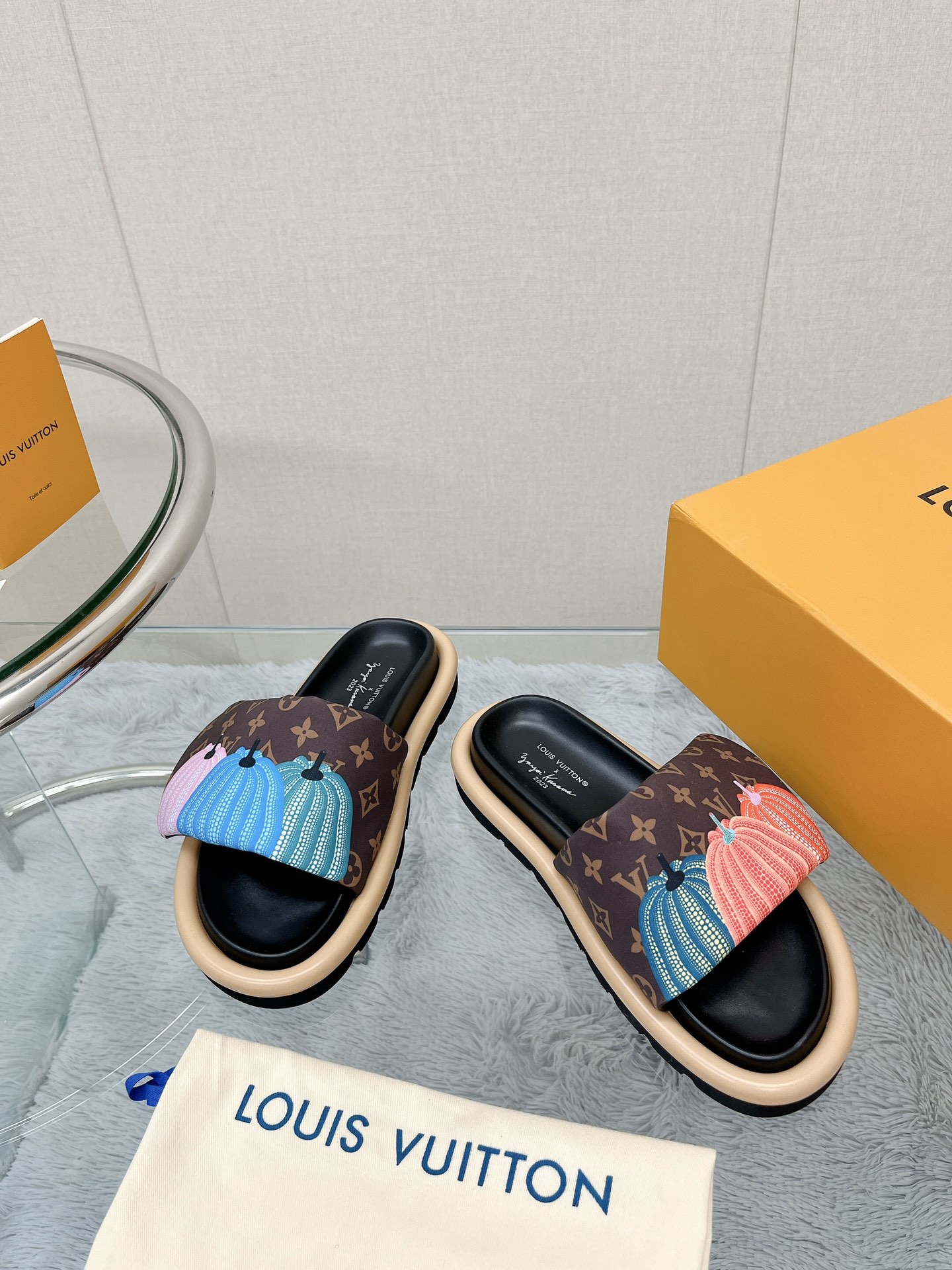 Louis Vuitton loui* vuitte** 23春夏新品魔术贴拖鞋