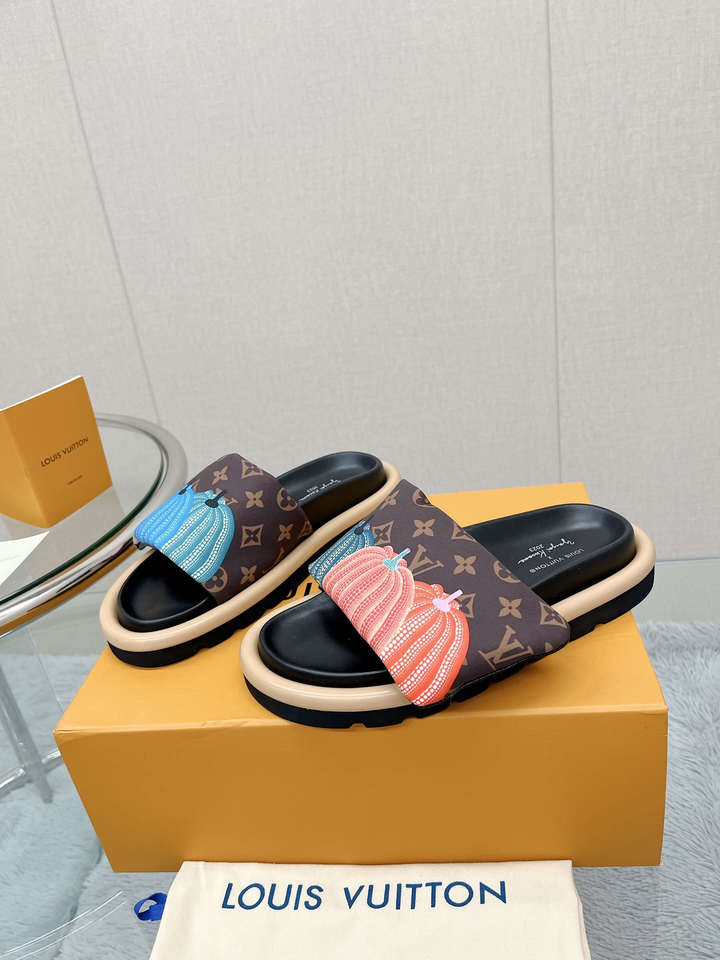 Louis Vuitton loui* vuitte** 23春夏新品魔术贴拖鞋