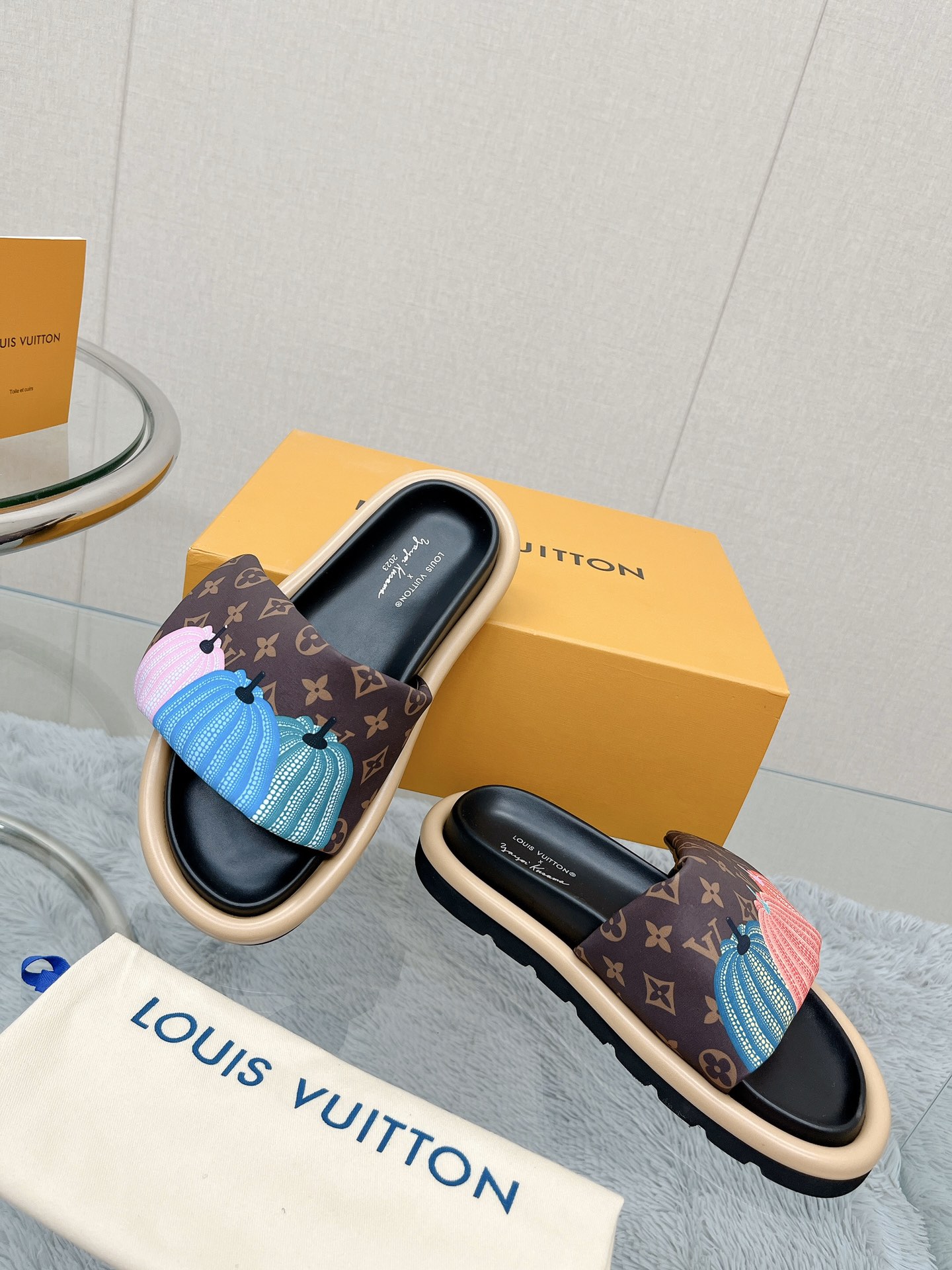 Louis Vuitton loui* vuitte** 23春夏新品魔术贴拖鞋