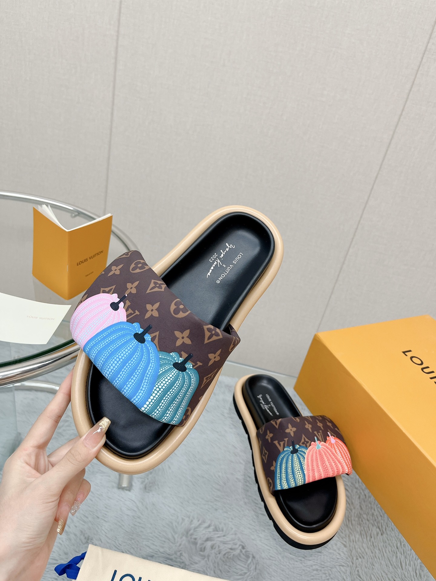 Louis Vuitton loui* vuitte** 23春夏新品魔术贴拖鞋