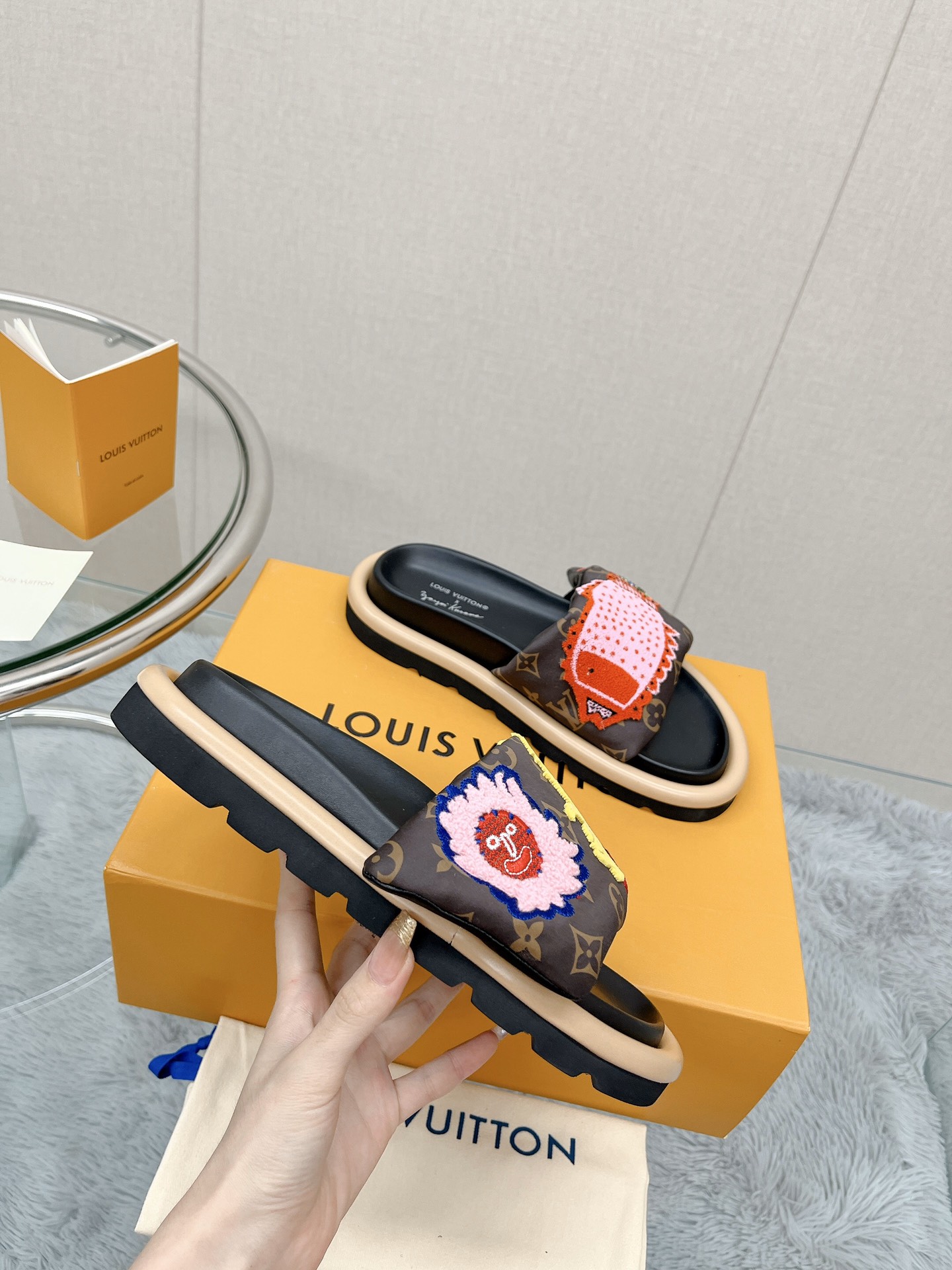 Louis Vuitton loui* vuitte** 23春夏新品魔术贴拖鞋