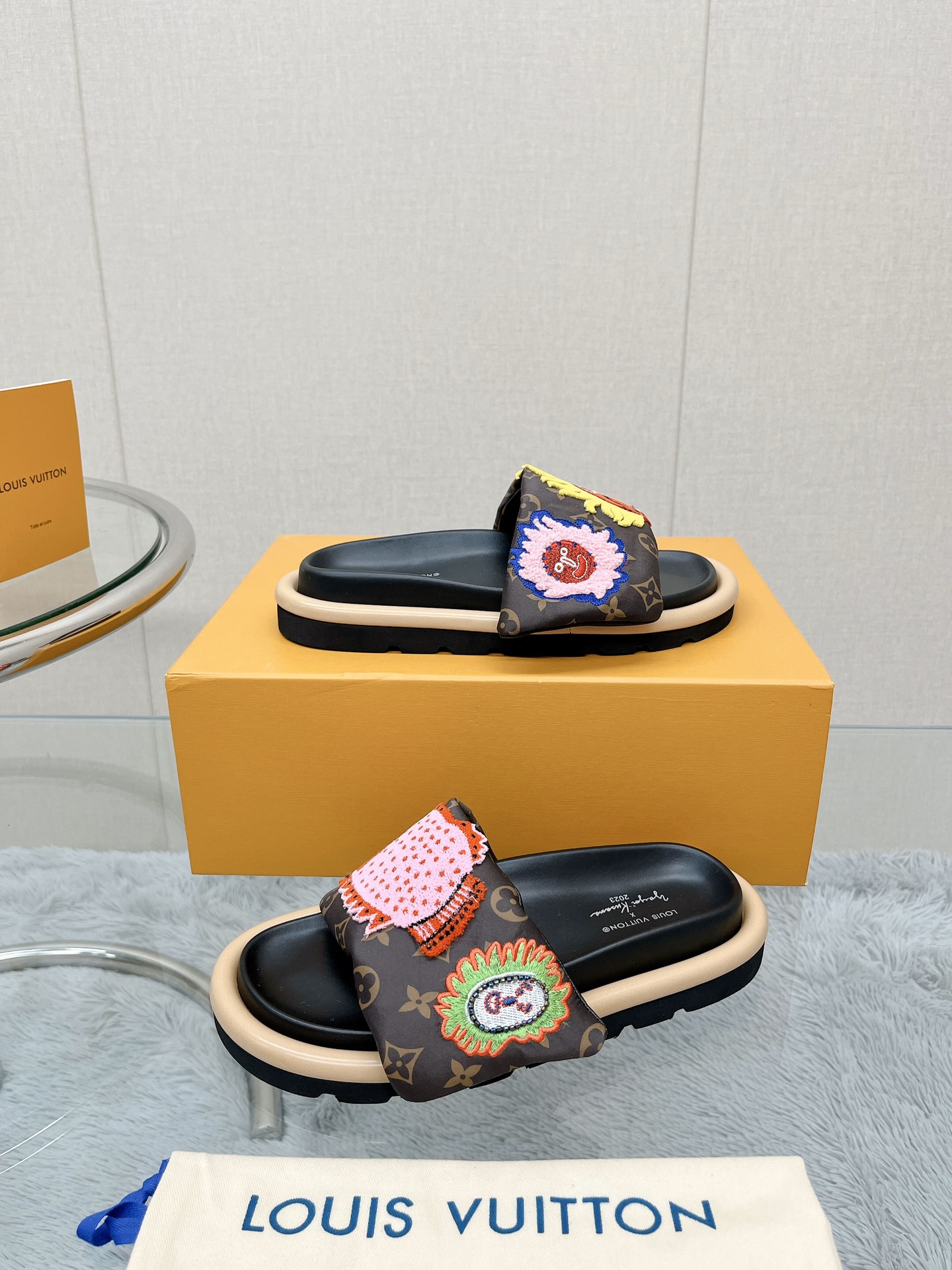 Louis Vuitton loui* vuitte** 23春夏新品魔术贴拖鞋