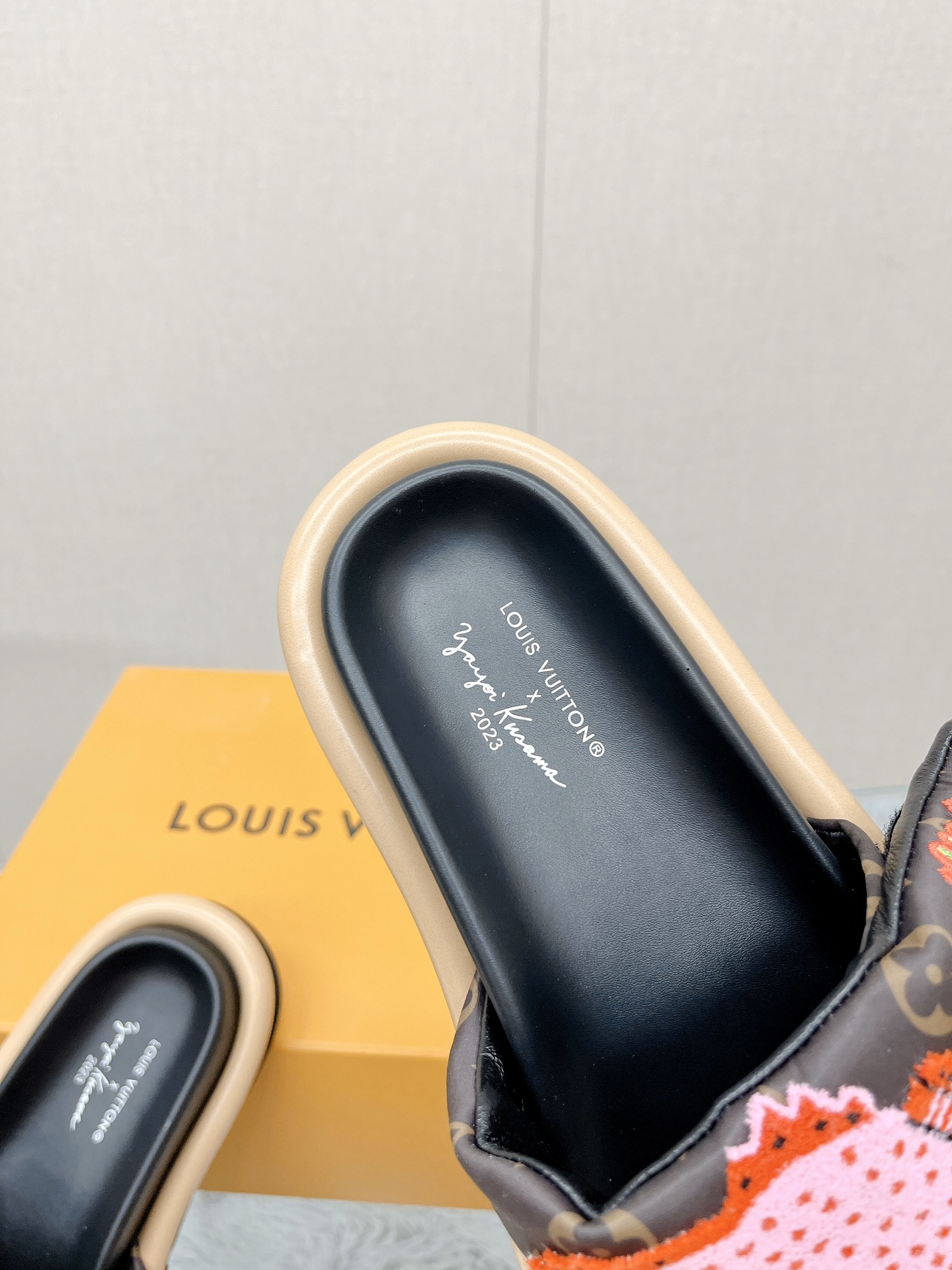 Louis Vuitton loui* vuitte** 23春夏新品魔术贴拖鞋