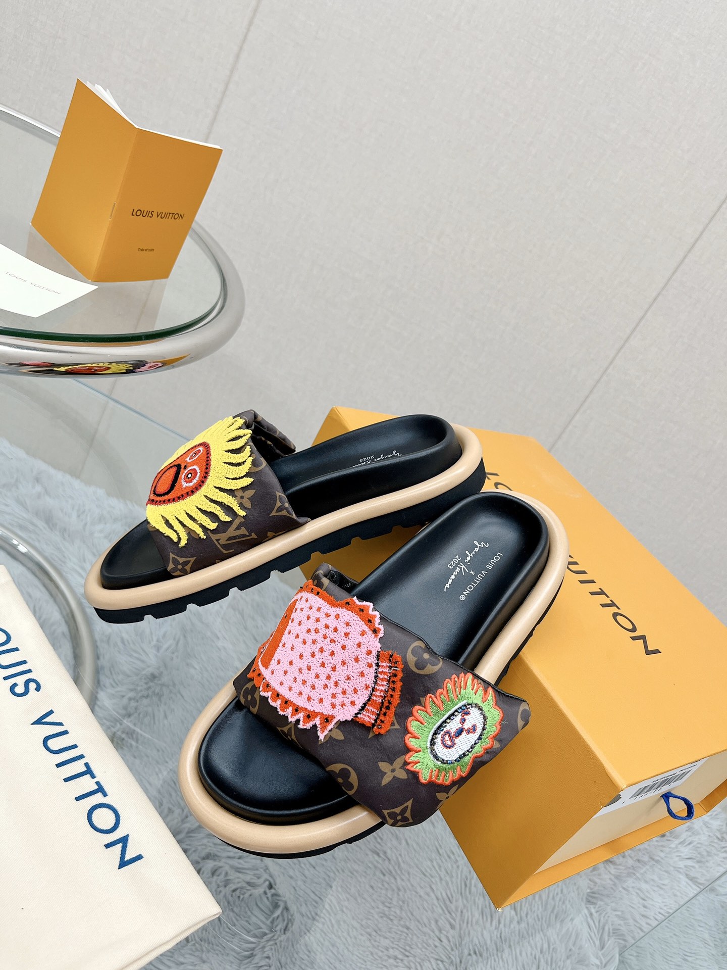 Louis Vuitton loui* vuitte** 23春夏新品魔术贴拖鞋