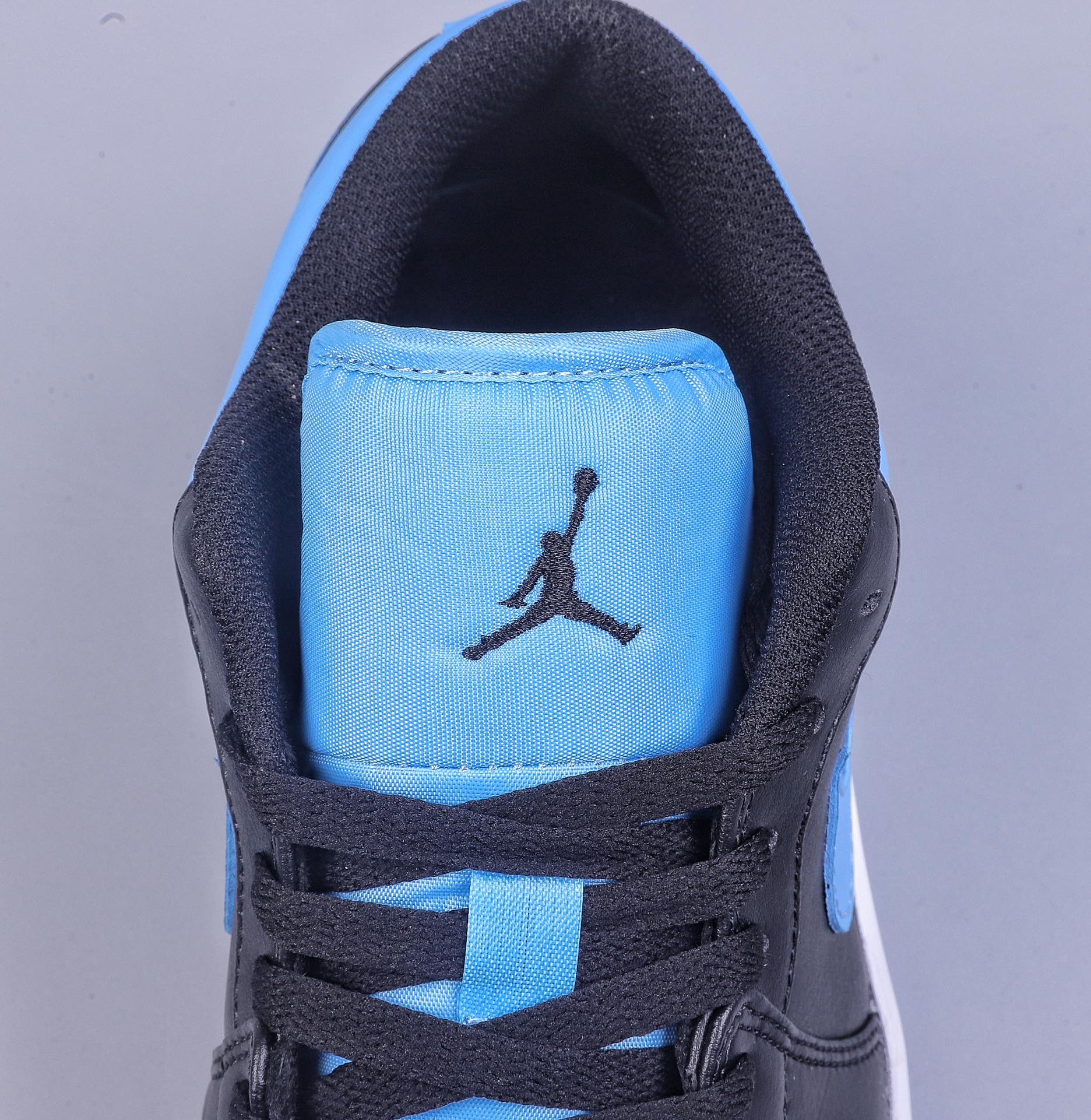 180 外贸 Air Jordan 1 Low AJ1 低帮复古运动篮球鞋 “黑篮脚趾” 553558-041