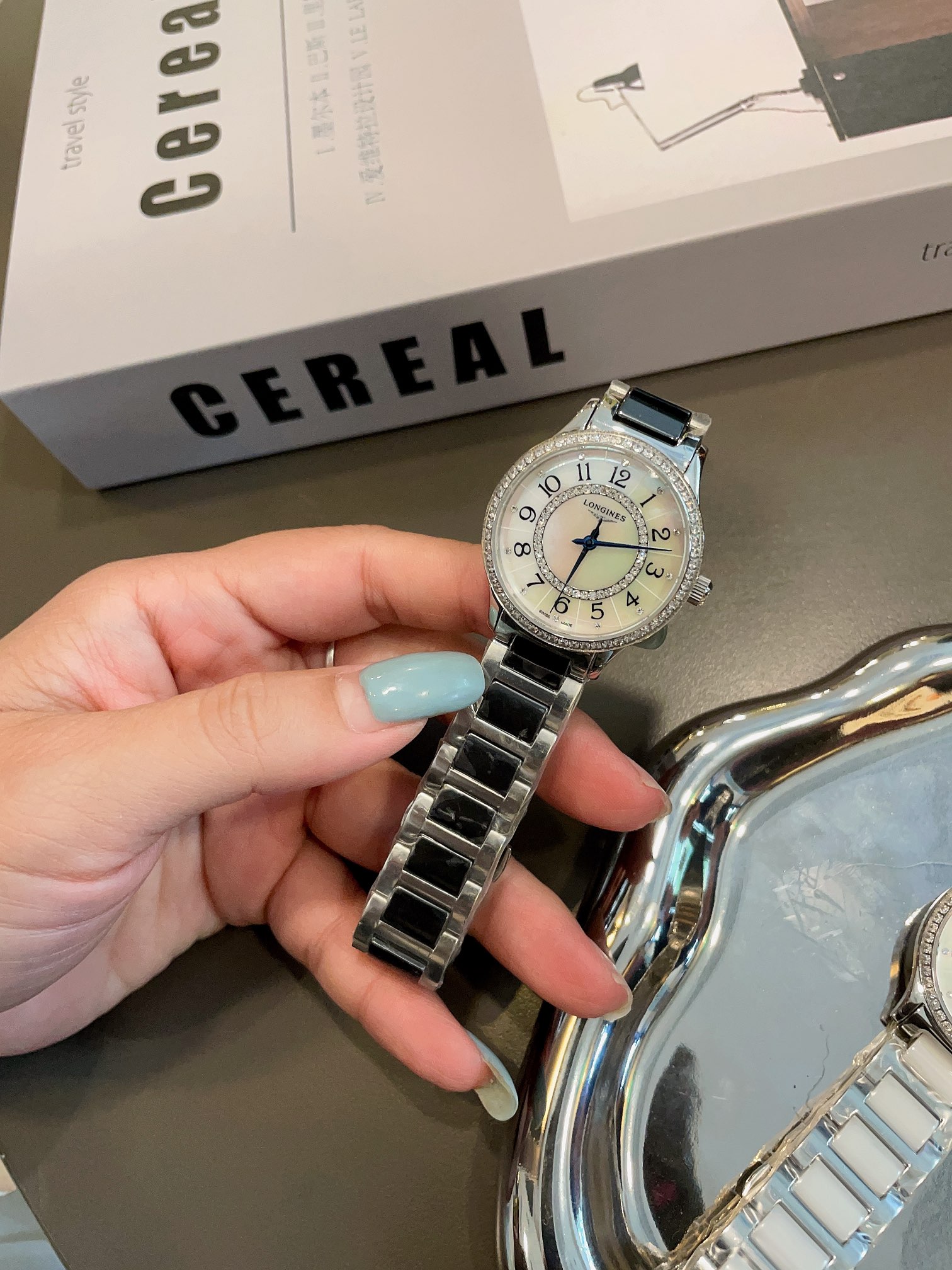 NO:392057,Omega Women's Watch Imported Quartz Movement 316L Steel Case Steel Strap Diameter 32mm Thickness 8mm This watch is loved by women and reflects their unique personality and charming style on different occasions.19860909欧米茄女士腕表 进口石英机芯 316L精钢表壳 精钢表带 直径32mm厚8mm该款腕表备受女性喜爱,在不同的场合映耀着她们各自的独特个性与迷人风华,,omega,Watch