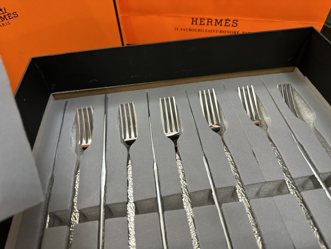 Hermès 24-Piece Flatware Set (Service for 6 - Comprehensive 7