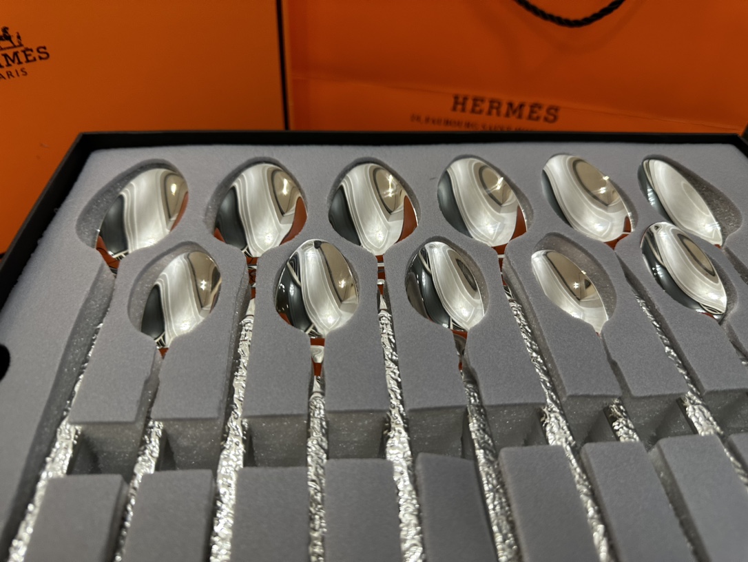 Hermès 24-Piece Flatware Set (Service for 6 - Comprehensive 4