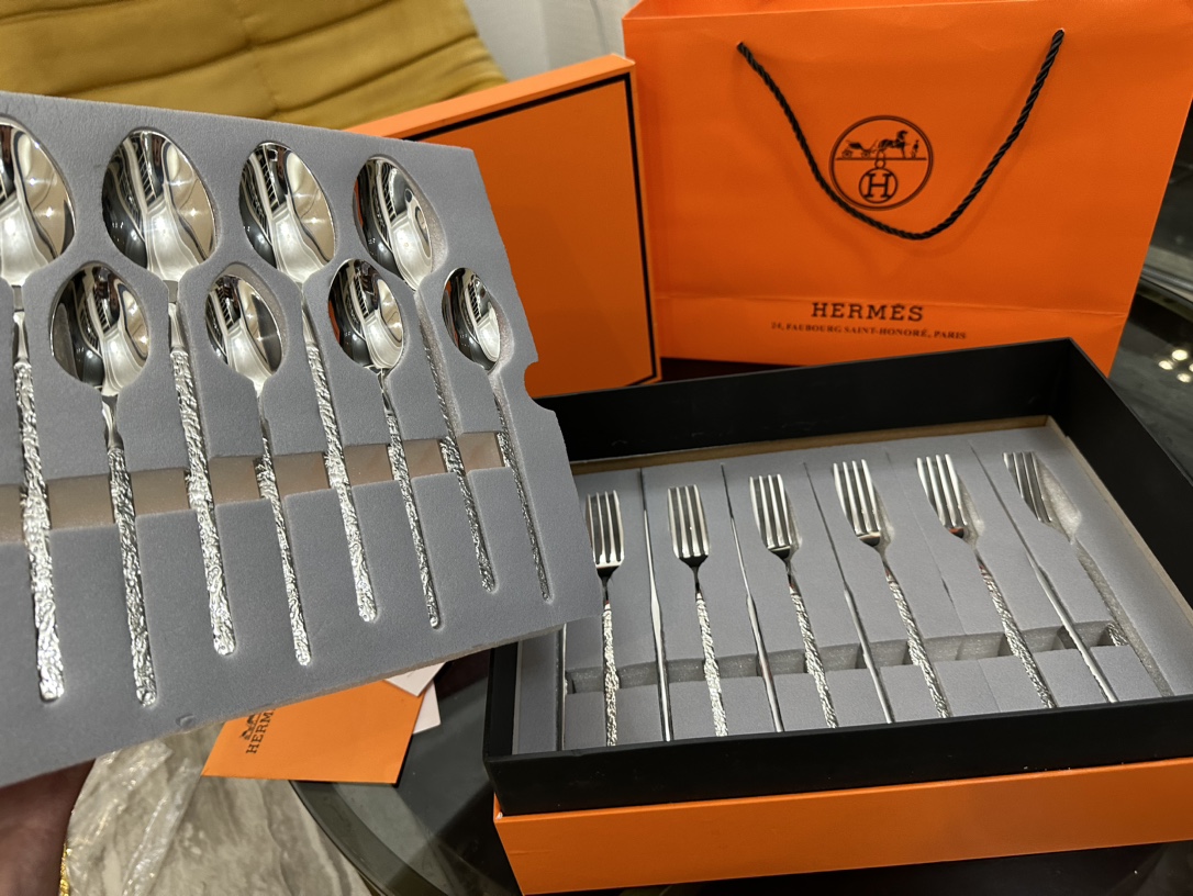 Hermès 24-Piece Flatware Set (Service for 6 - Comprehensive 6