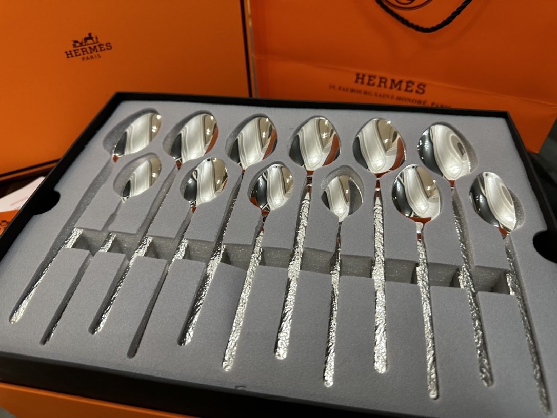 Hermès 24-Piece Flatware Set (Service for 6 - Comprehensive 3