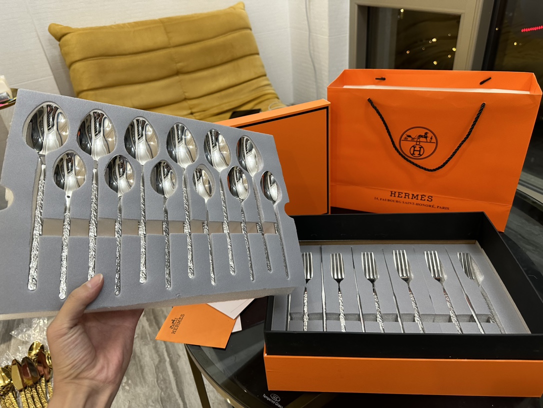 Hermès 24-Piece Flatware Set (Service for 6 - Comprehensive 5
