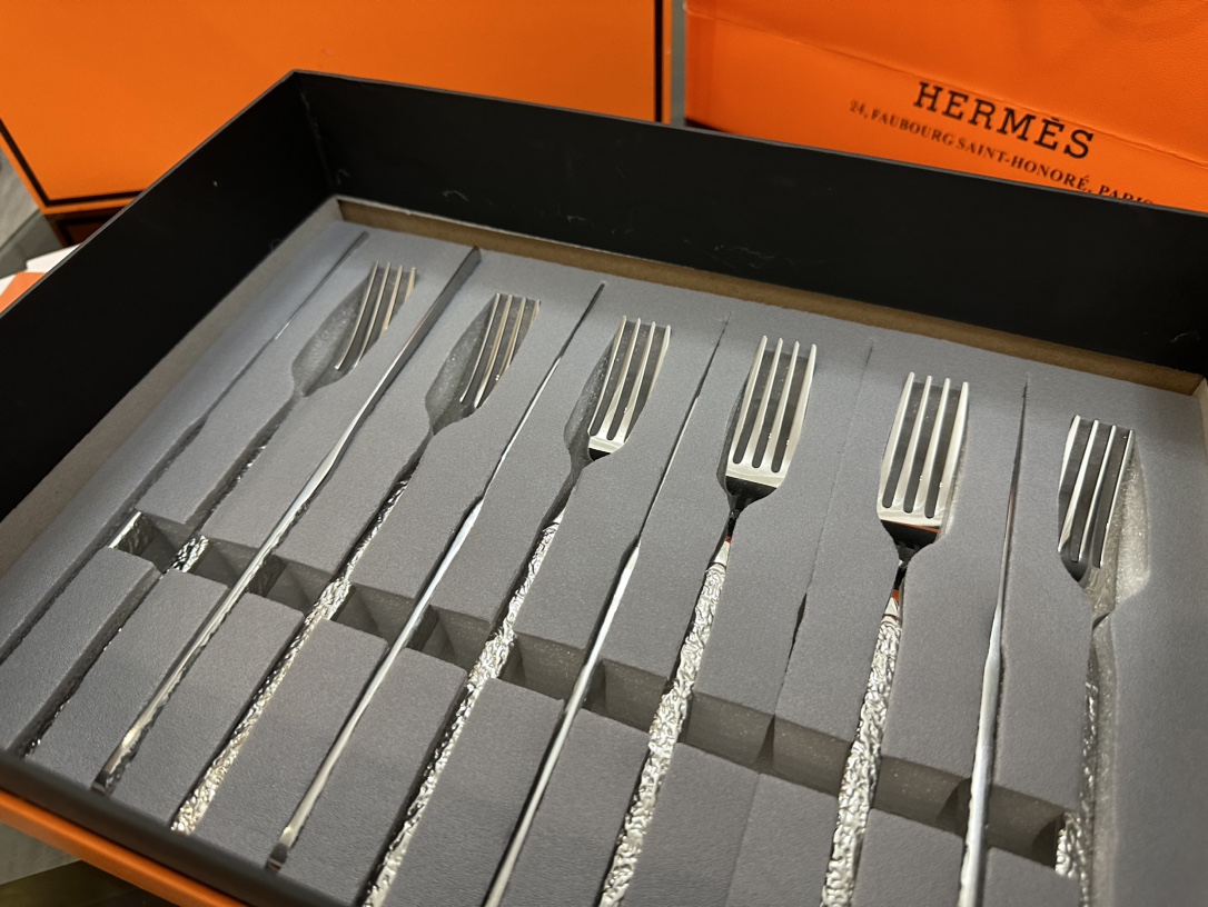 Hermès 24-Piece Flatware Set (Service for 6 - Comprehensive 9