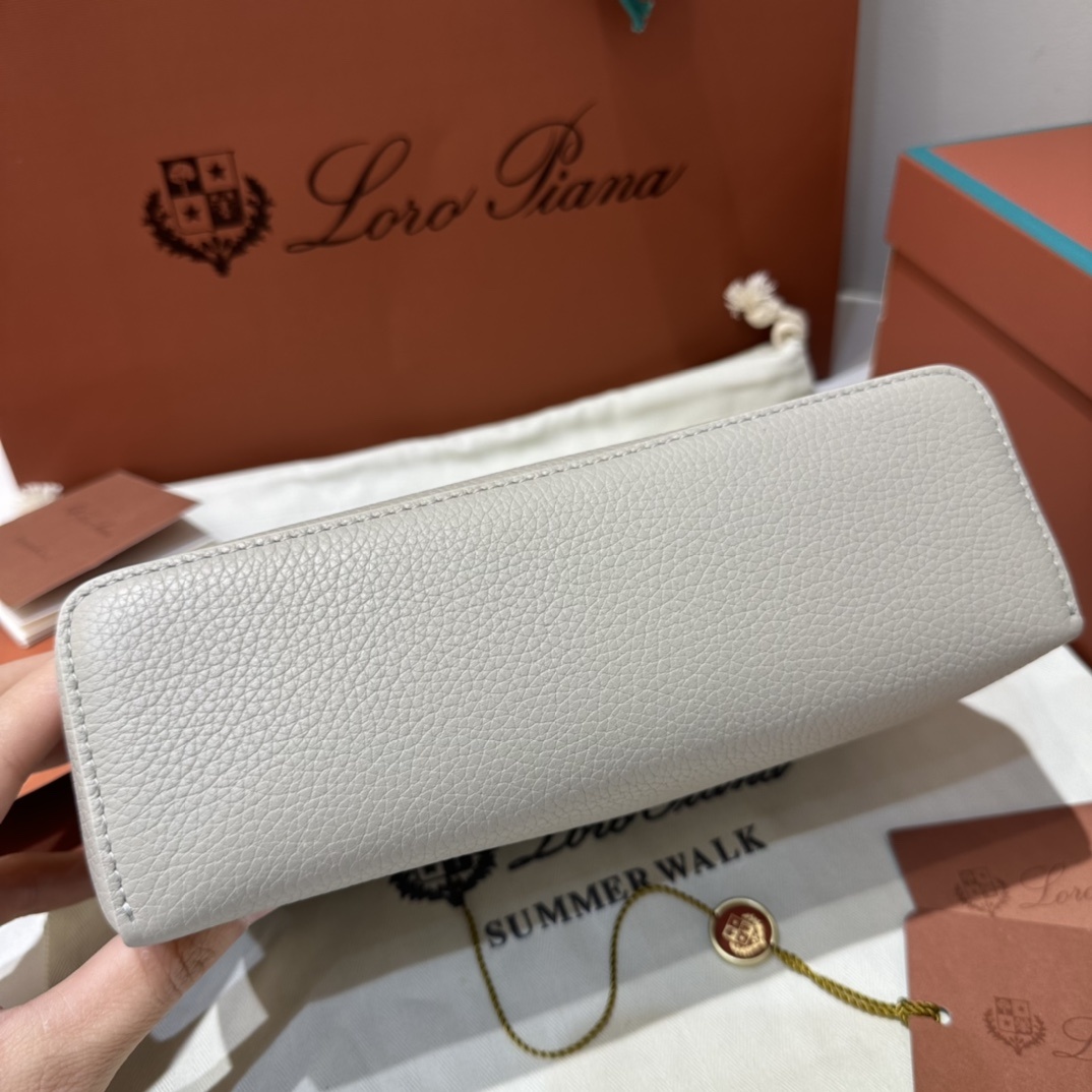 L19珍珠灰色ExtrapocketL19系列手提/斜挎包不被定义的生活才最自在就像loropiana的