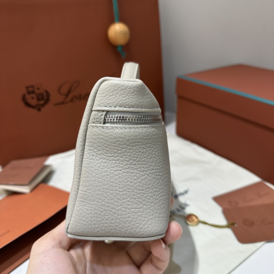 L19珍珠灰色ExtrapocketL19系列手提/斜挎包不被定义的生活才最自在就像loropiana的