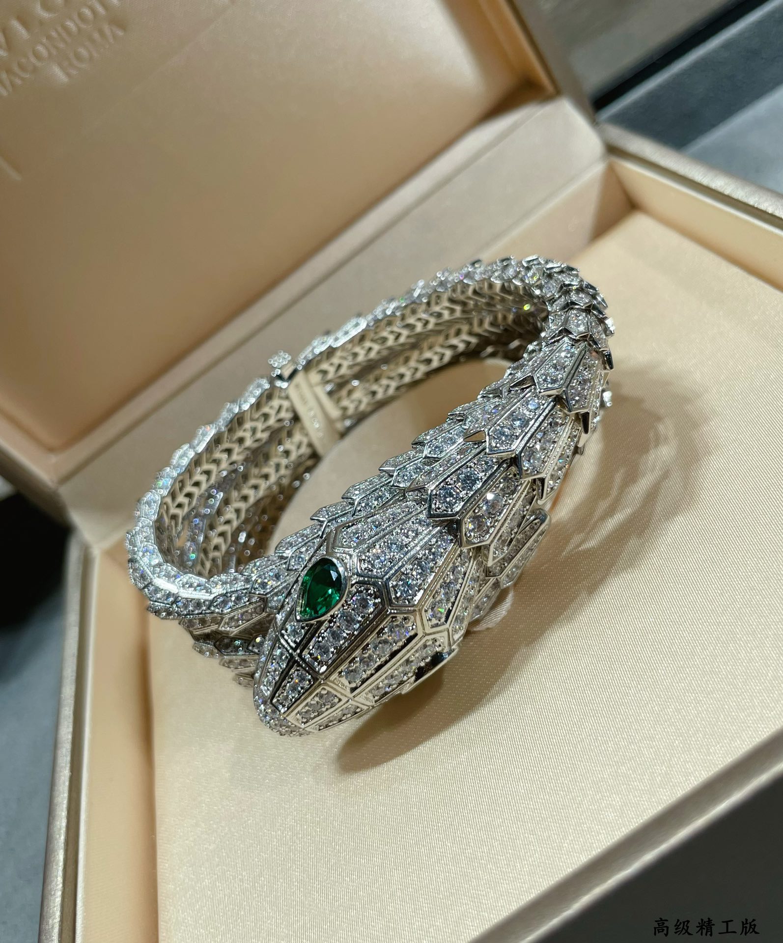 “Snake Bracelet: Symbolism, History, and Quality Comparison in Arjun Bogley’s Collection” - 图片 4
