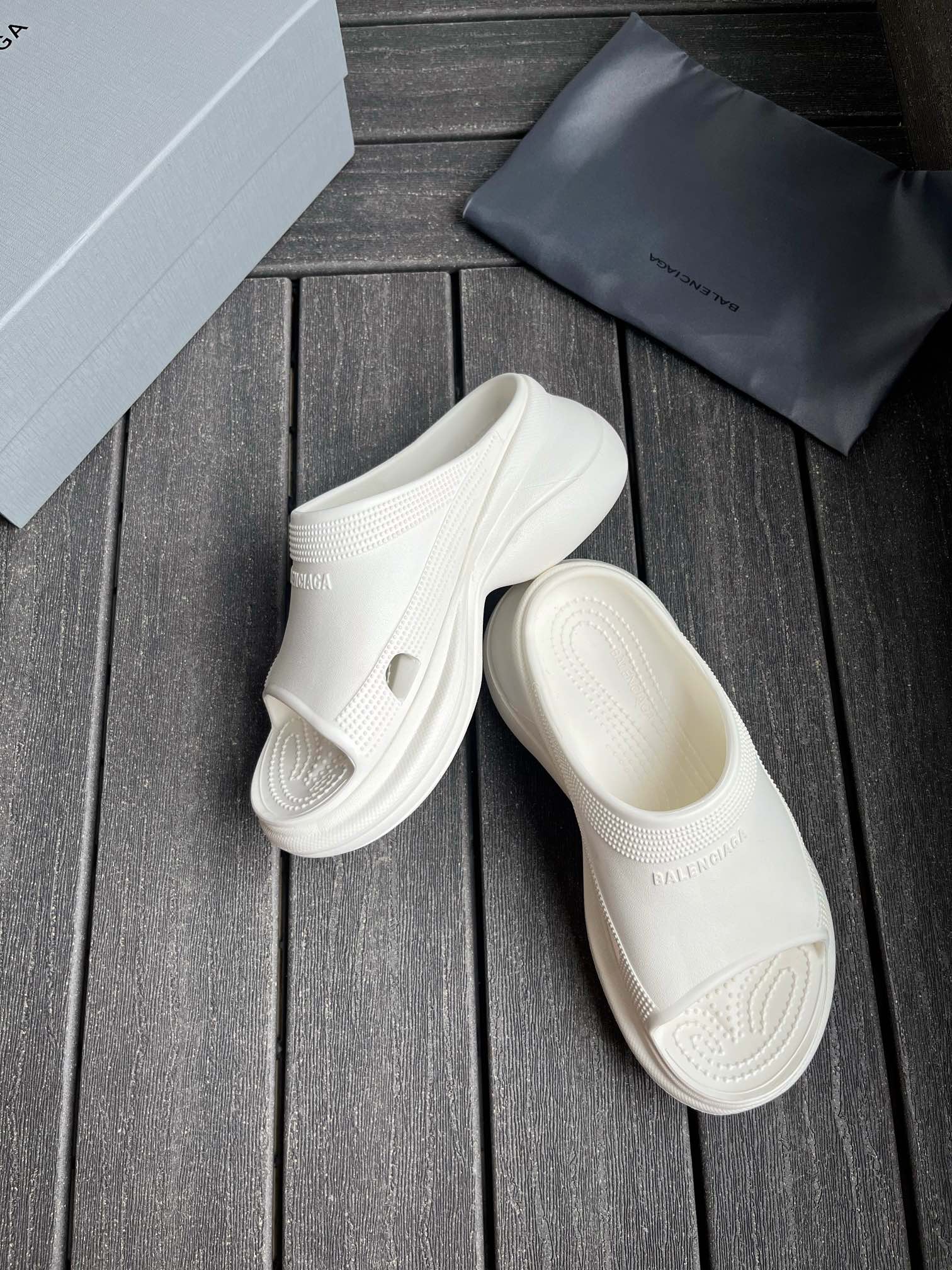 Сандалии Balenciaga P270 белые