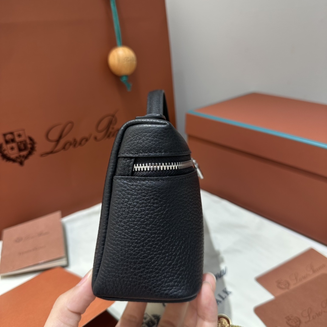 L19黑色ExtrapocketL19系列手提/斜挎包不被定义的生活才最自在就像loropiana的材质