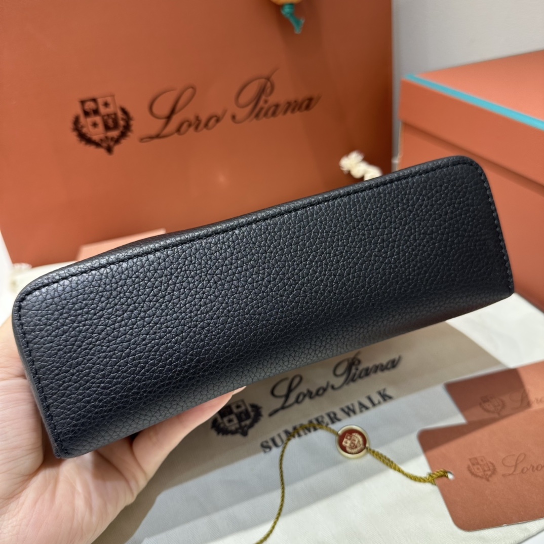 L19黑色ExtrapocketL19系列手提/斜挎包不被定义的生活才最自在就像loropiana的材质