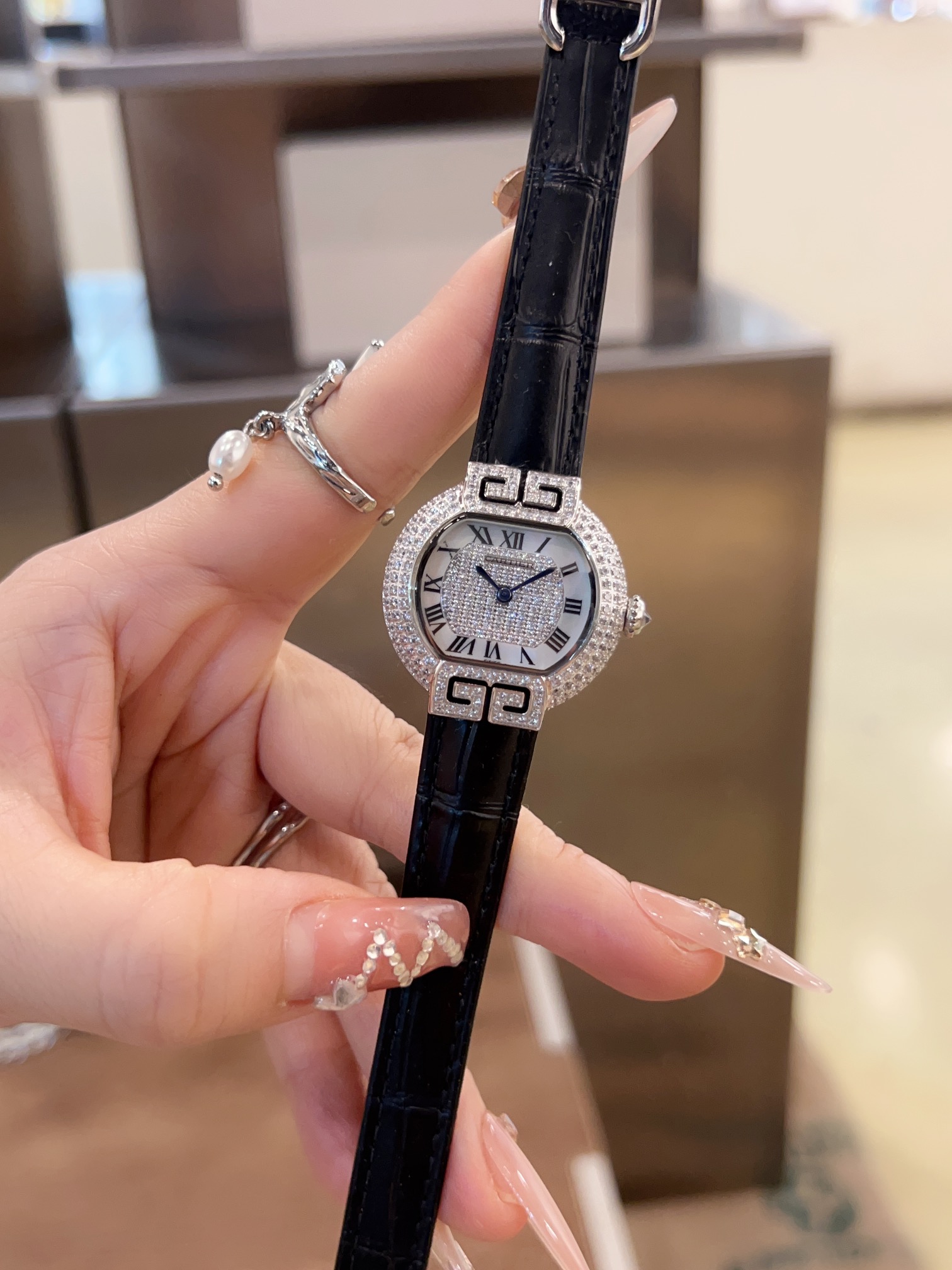 Cartier CARTIER 卡地亚-—Tortue（龟形） 整体更接近原装字体 皮表则升级为 头层意大利