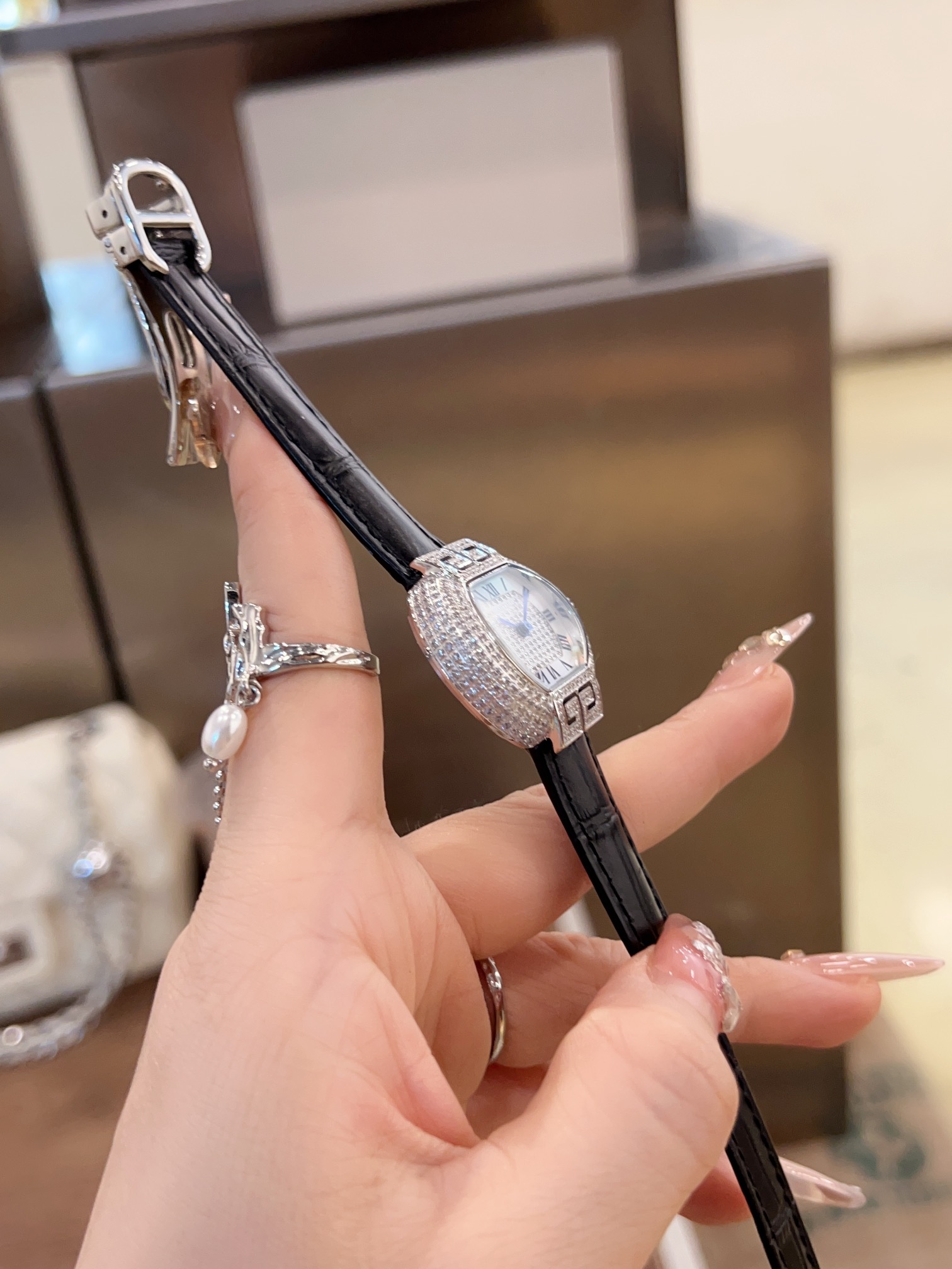 Cartier CARTIER 卡地亚-—Tortue（龟形） 整体更接近原装字体 皮表则升级为 头层意大利