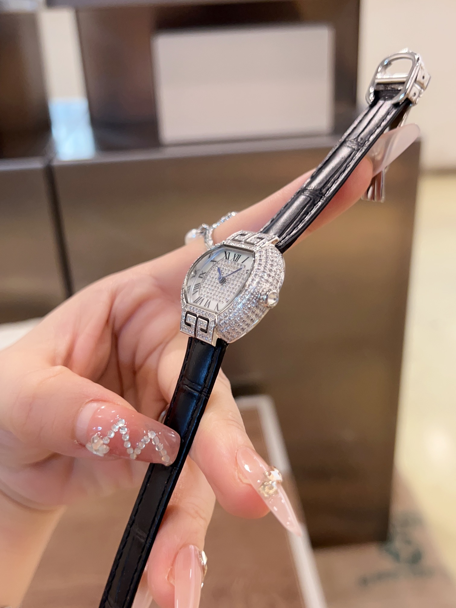 Cartier CARTIER 卡地亚-—Tortue（龟形） 整体更接近原装字体 皮表则升级为 头层意大利
