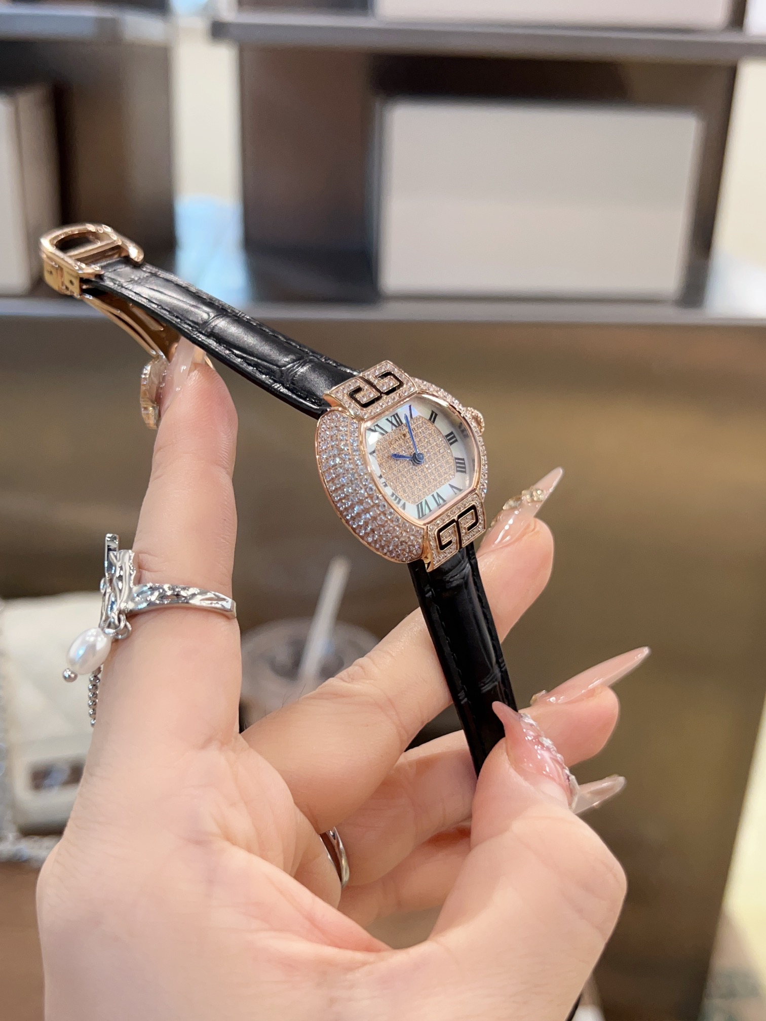 Cartier CARTIER 卡地亚-—Tortue（龟形） 整体更接近原装字体 皮表则升级为 头层意大利