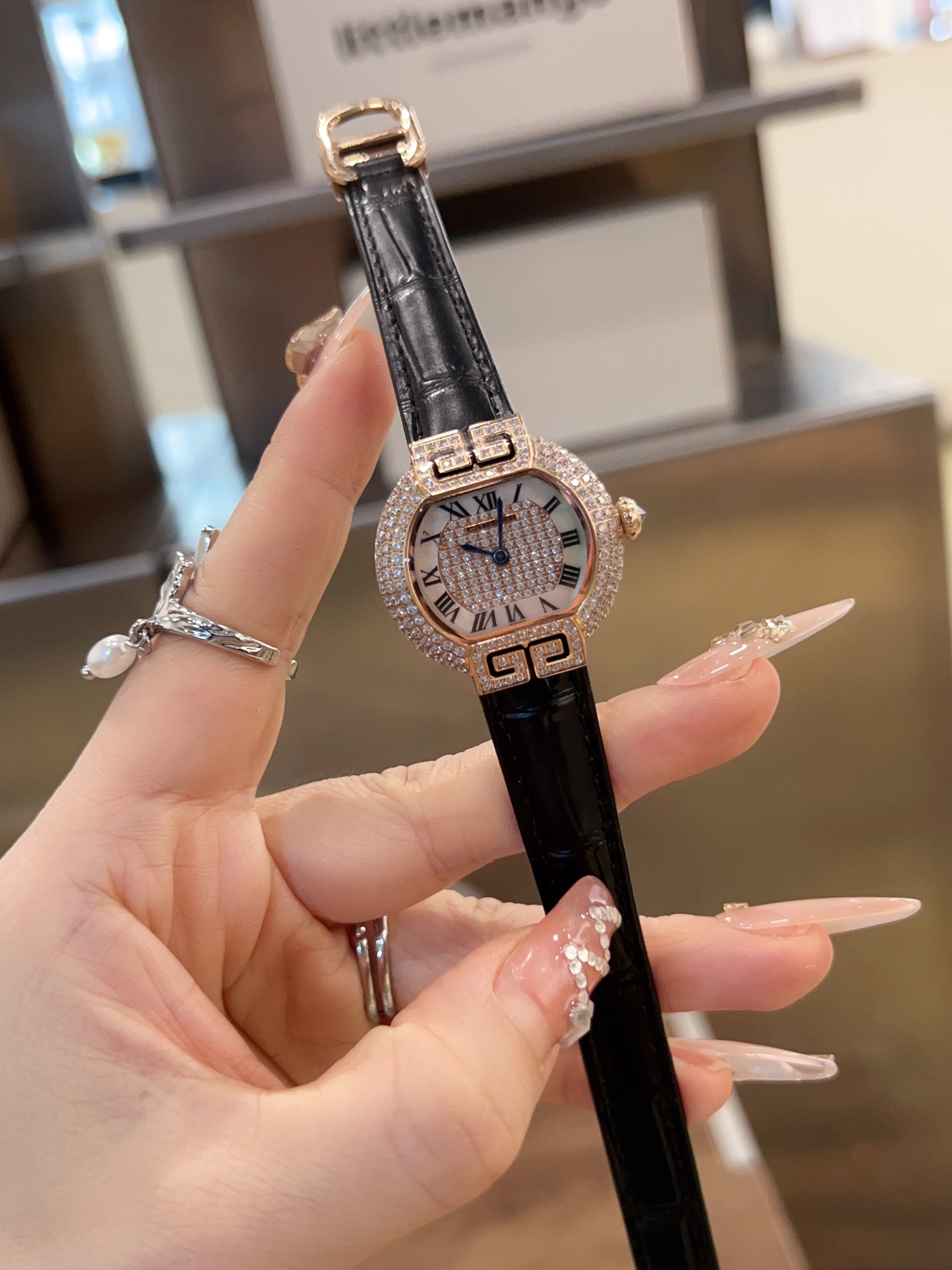 Cartier CARTIER 卡地亚-—Tortue（龟形） 整体更接近原装字体 皮表则升级为 头层意大利