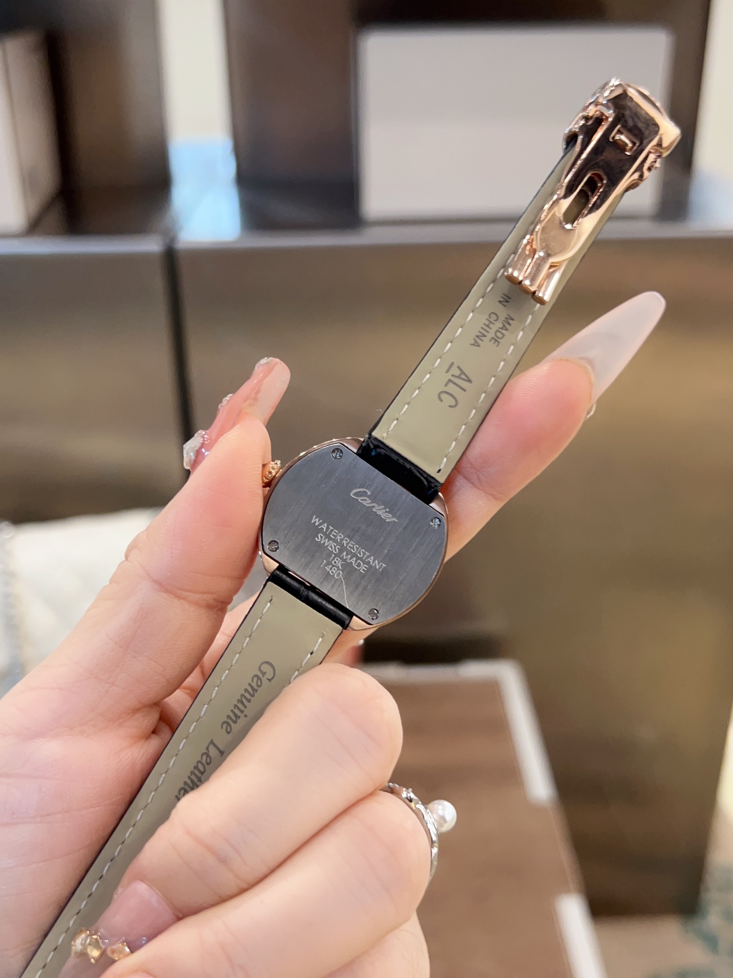 Cartier CARTIER 卡地亚-—Tortue（龟形） 整体更接近原装字体 皮表则升级为 头层意大利