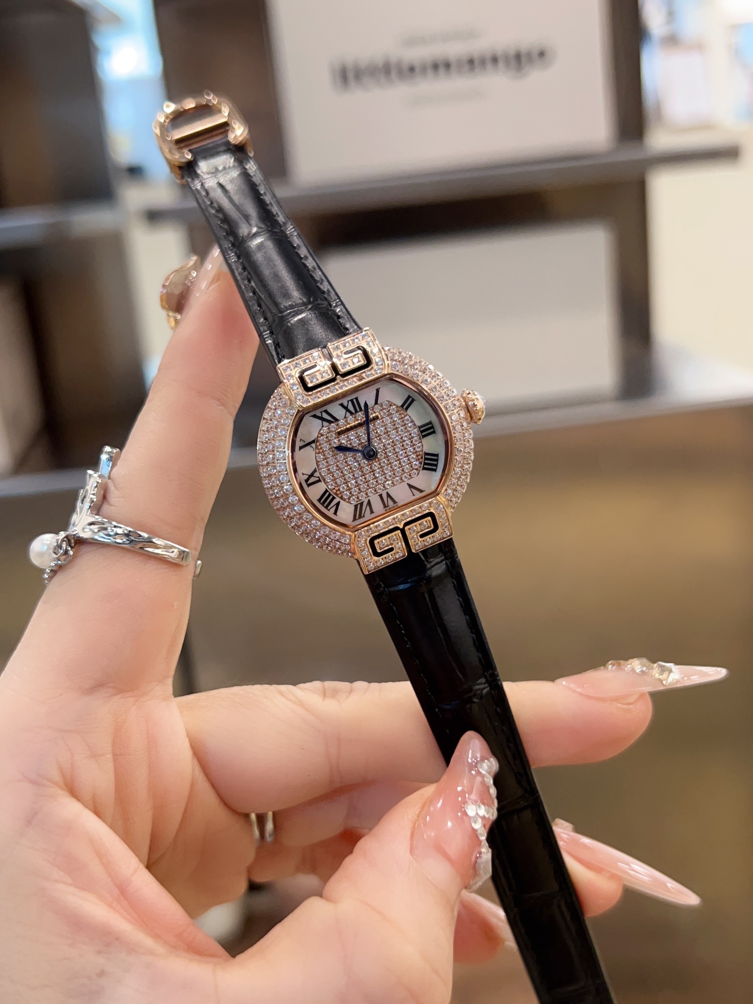 Cartier CARTIER 卡地亚-—Tortue（龟形） 整体更接近原装字体 皮表则升级为 头层意大利