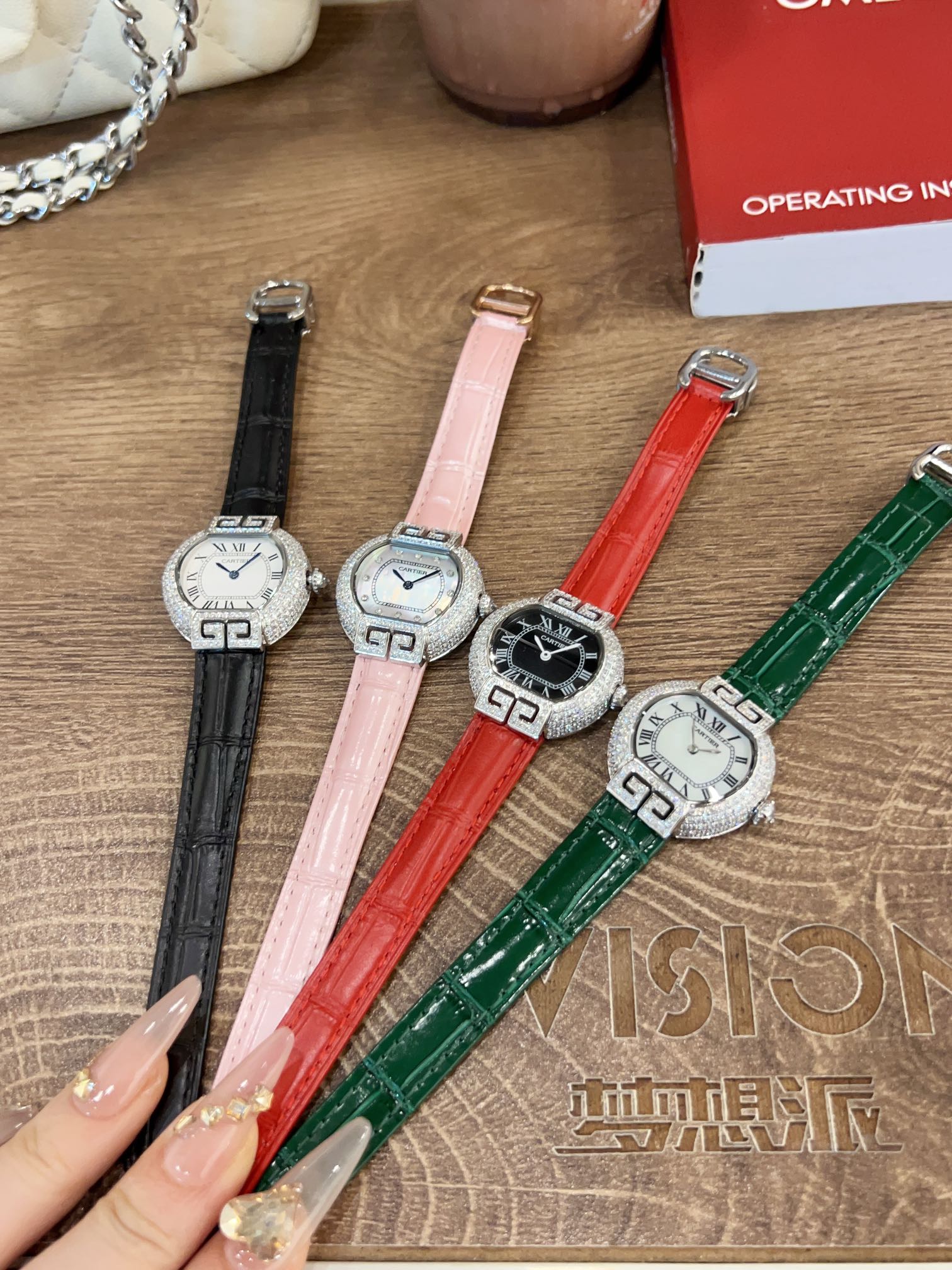 Cartier CARTIER 卡地亚-—Tortue（龟形） 整体更接近原装字体 皮表则升级为 头层意大利