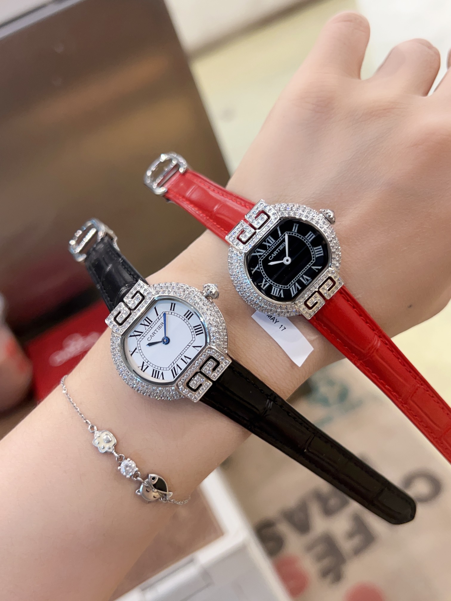 Cartier CARTIER 卡地亚-—Tortue（龟形） 整体更接近原装字体 皮表则升级为 头层意大利