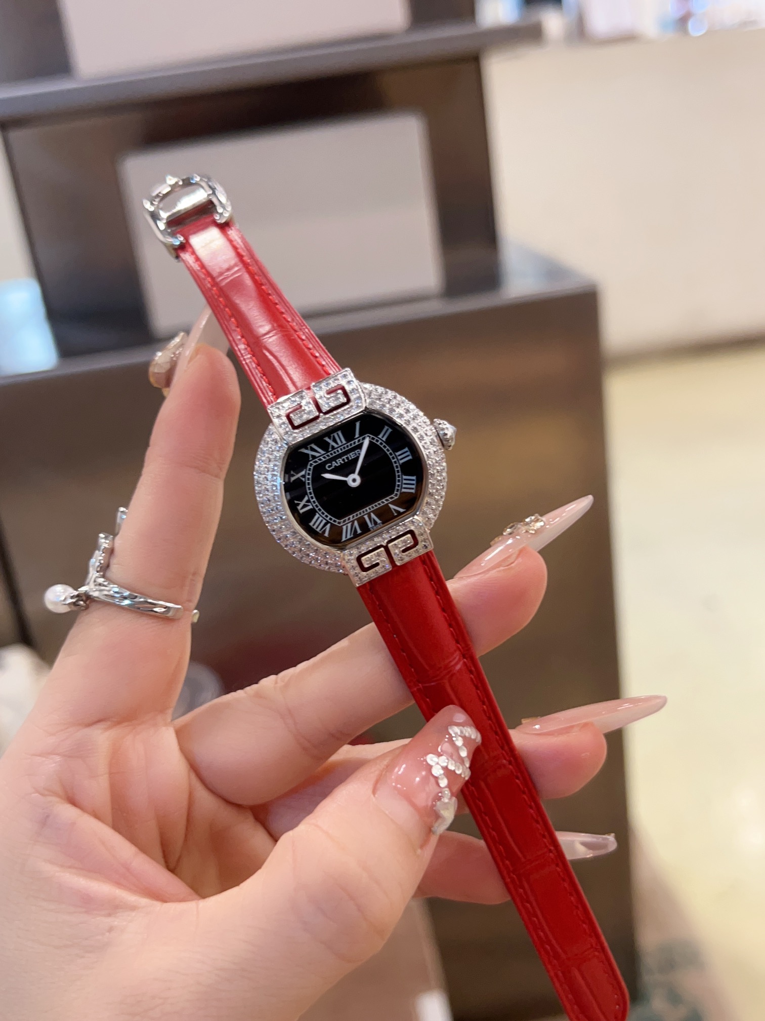 Cartier CARTIER 卡地亚-—Tortue（龟形） 整体更接近原装字体 皮表则升级为 头层意大利