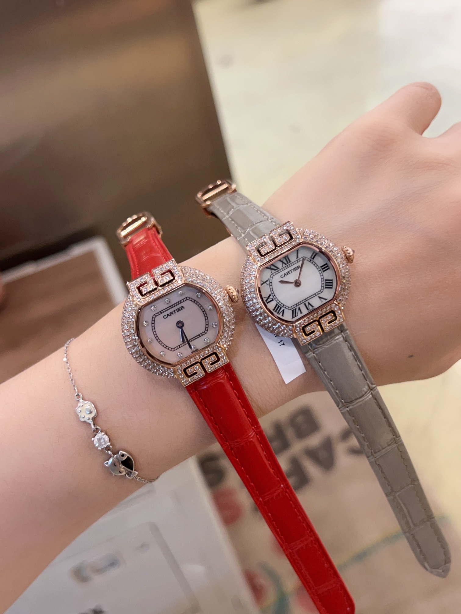 Cartier CARTIER 卡地亚-—Tortue（龟形） 整体更接近原装字体 皮表则升级为 头层意大利