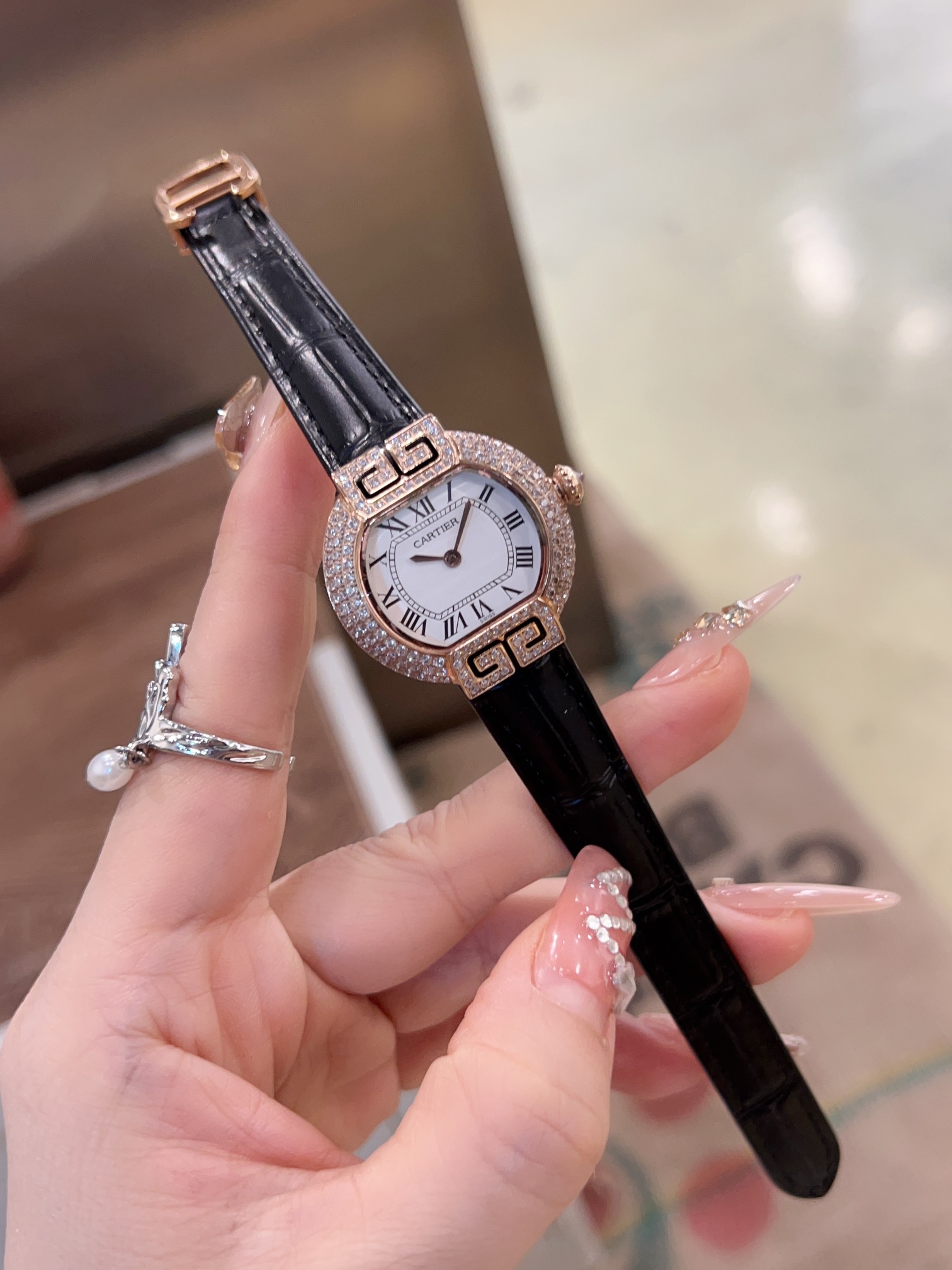 Cartier CARTIER 卡地亚-—Tortue（龟形） 整体更接近原装字体 皮表则升级为 头层意大利