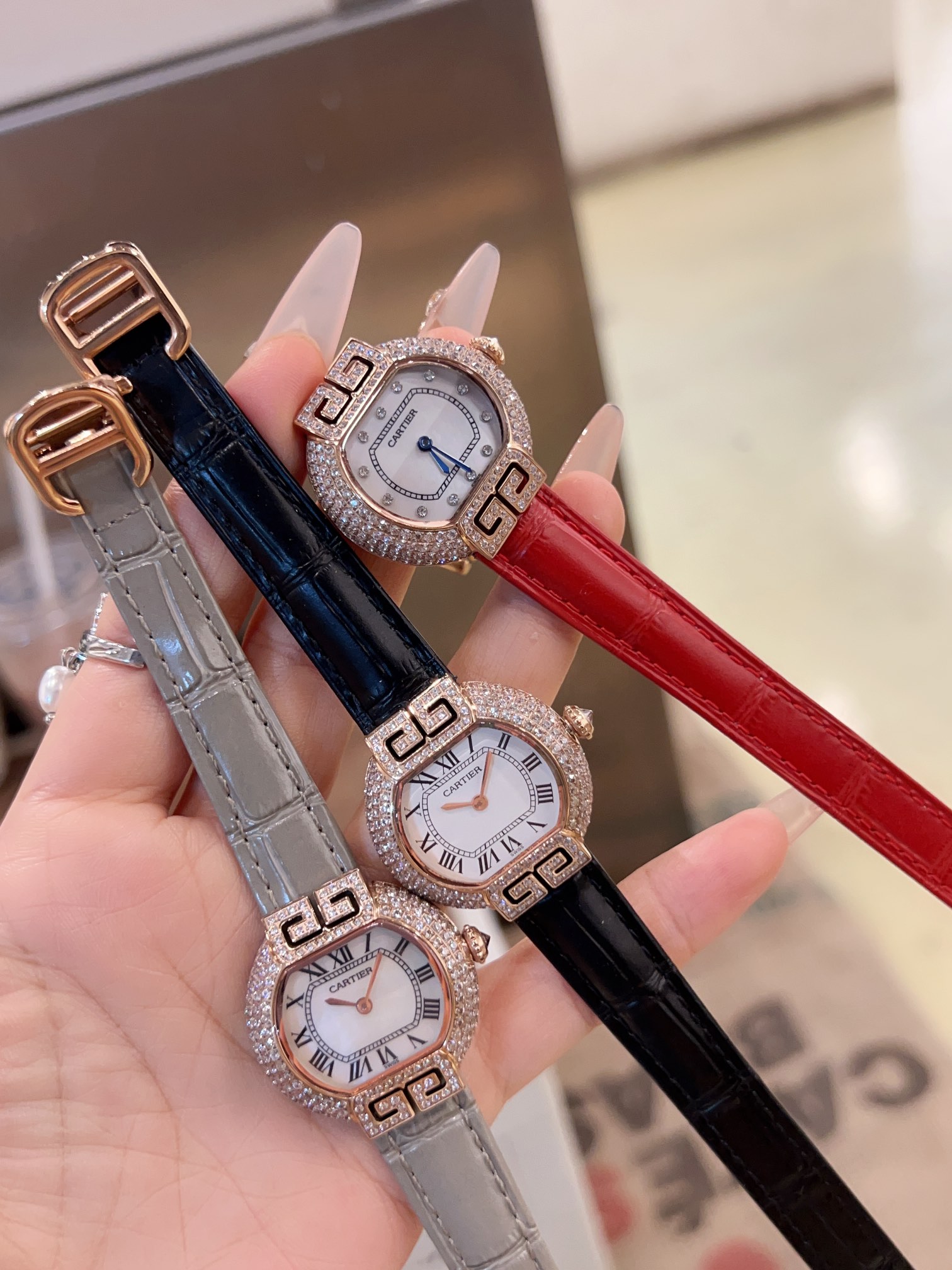 Cartier CARTIER 卡地亚-—Tortue（龟形） 整体更接近原装字体 皮表则升级为 头层意大利