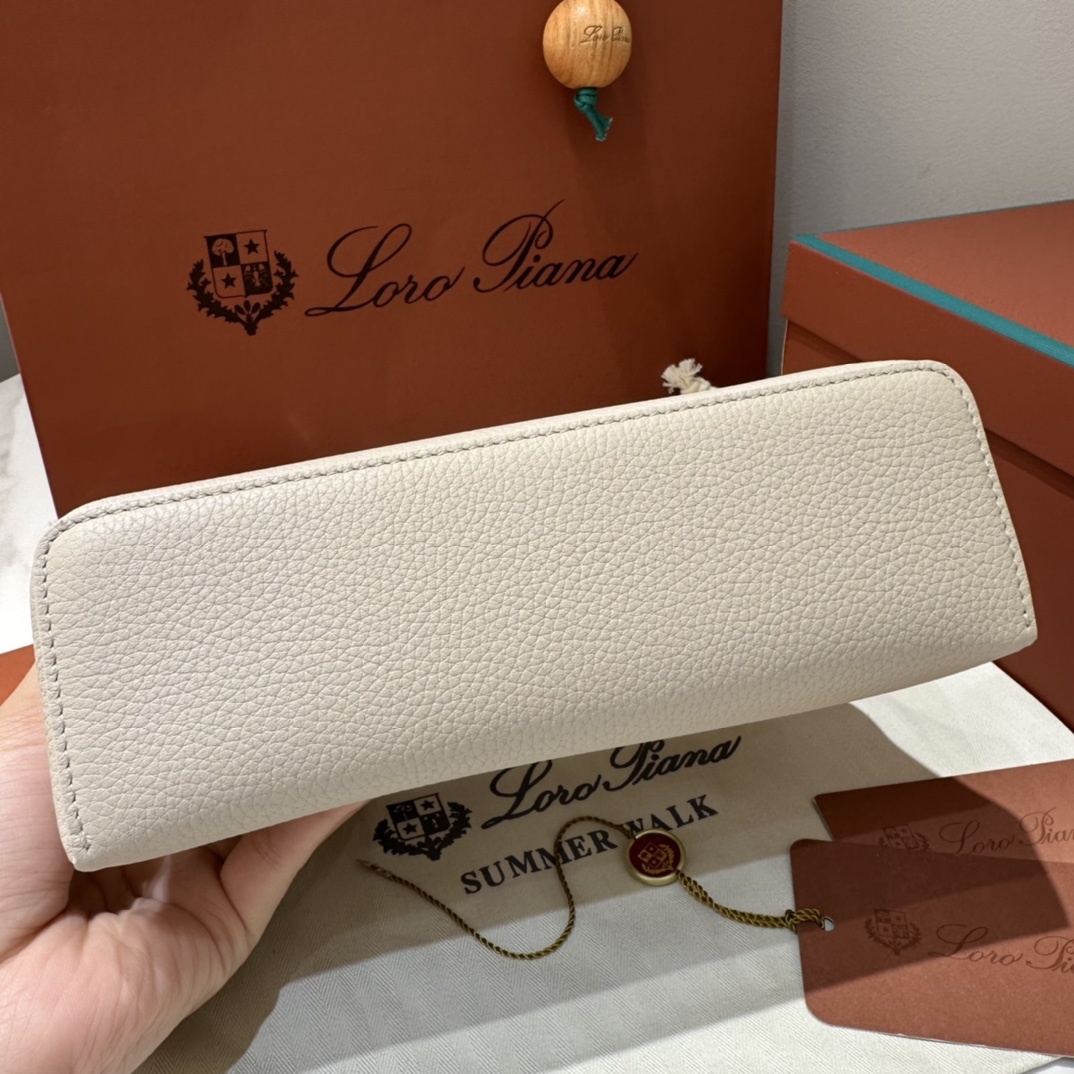 L19浅米色ExtrapocketL19系列手提/斜挎包不被定义的生活才最自在就像loropiana的材